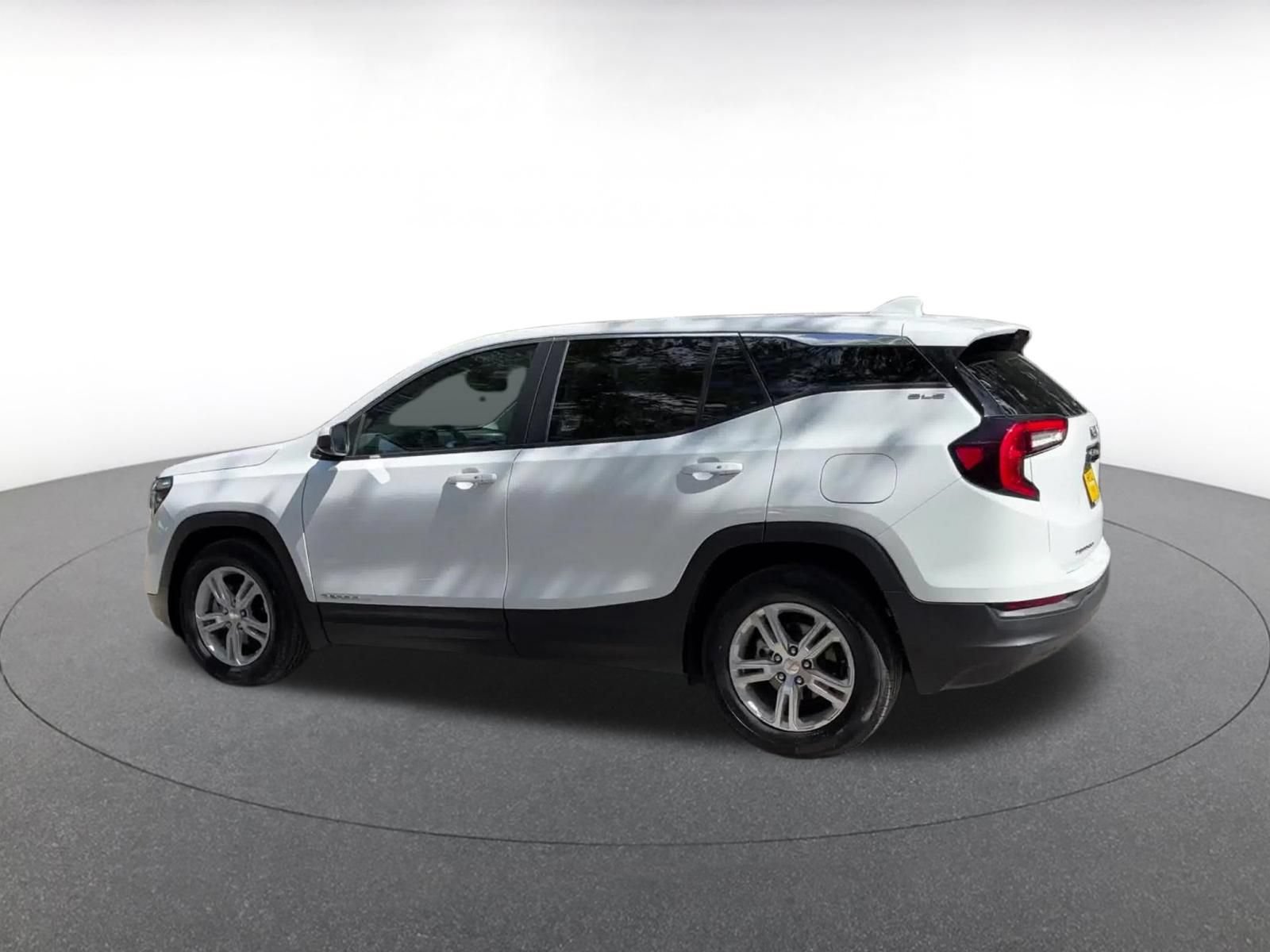 Thumbnail: 2024 GMC Terrain - 12