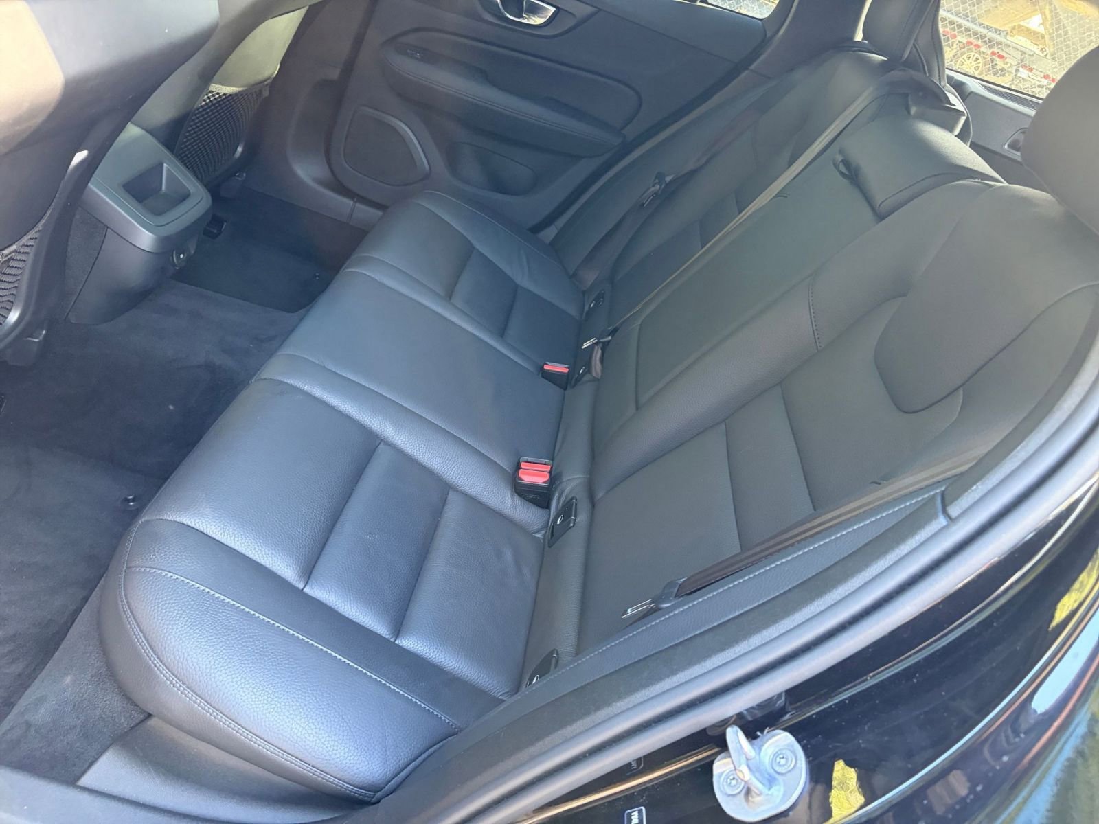 Thumbnail: 2025 Volvo S60 - 35