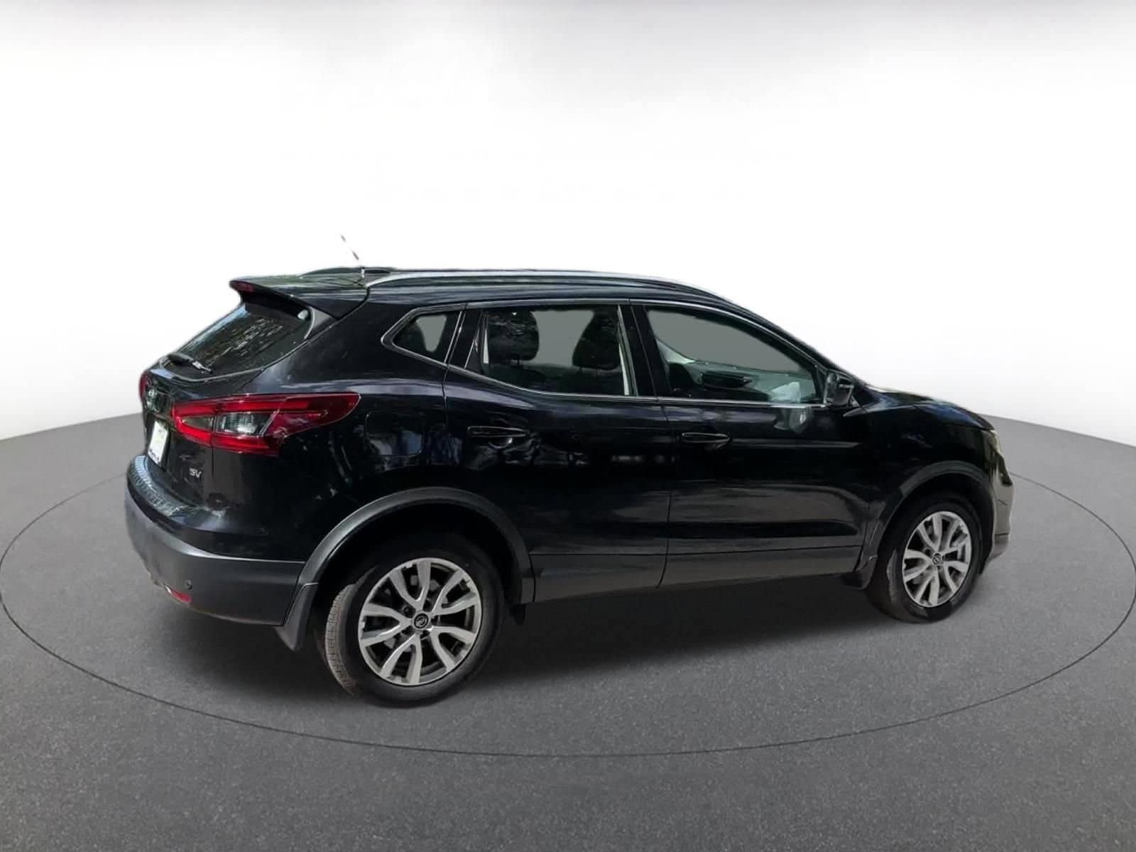2022 Nissan Rogue Sport SV 15