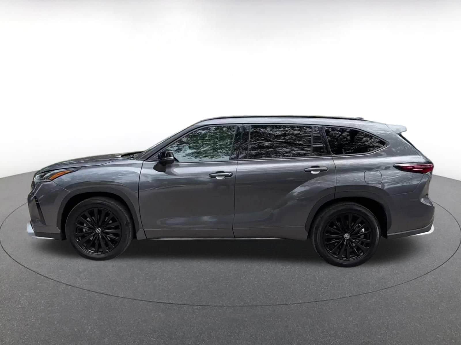 Thumbnail: 2025 Toyota Highlander - 9