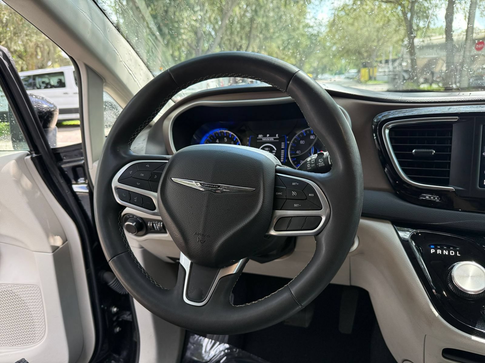 Thumbnail: 2024 Chrysler Voyager - 26