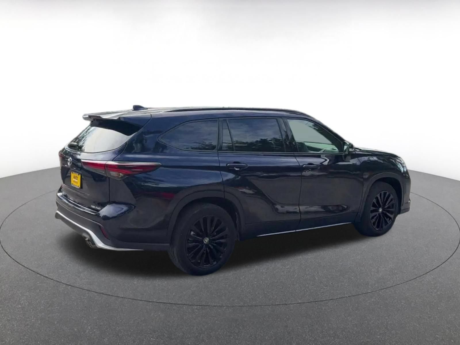 Thumbnail: 2025 Toyota Highlander - 12
