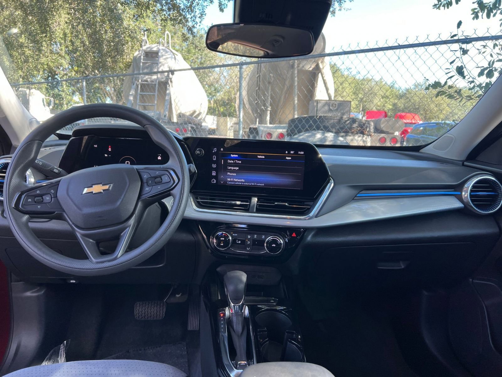 Thumbnail: 2025 Chevrolet Trax - 27