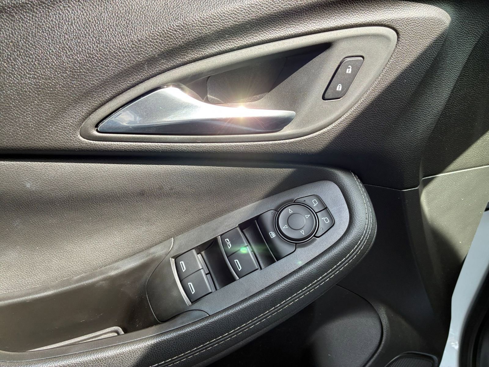 Thumbnail: 2025 Buick Encore GX - 18