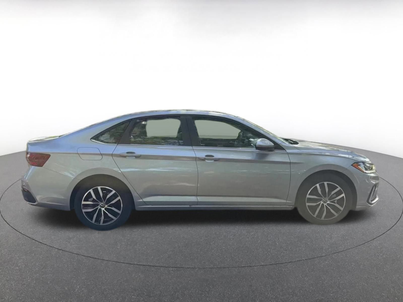 Thumbnail: 2025 Volkswagen Jetta - 16