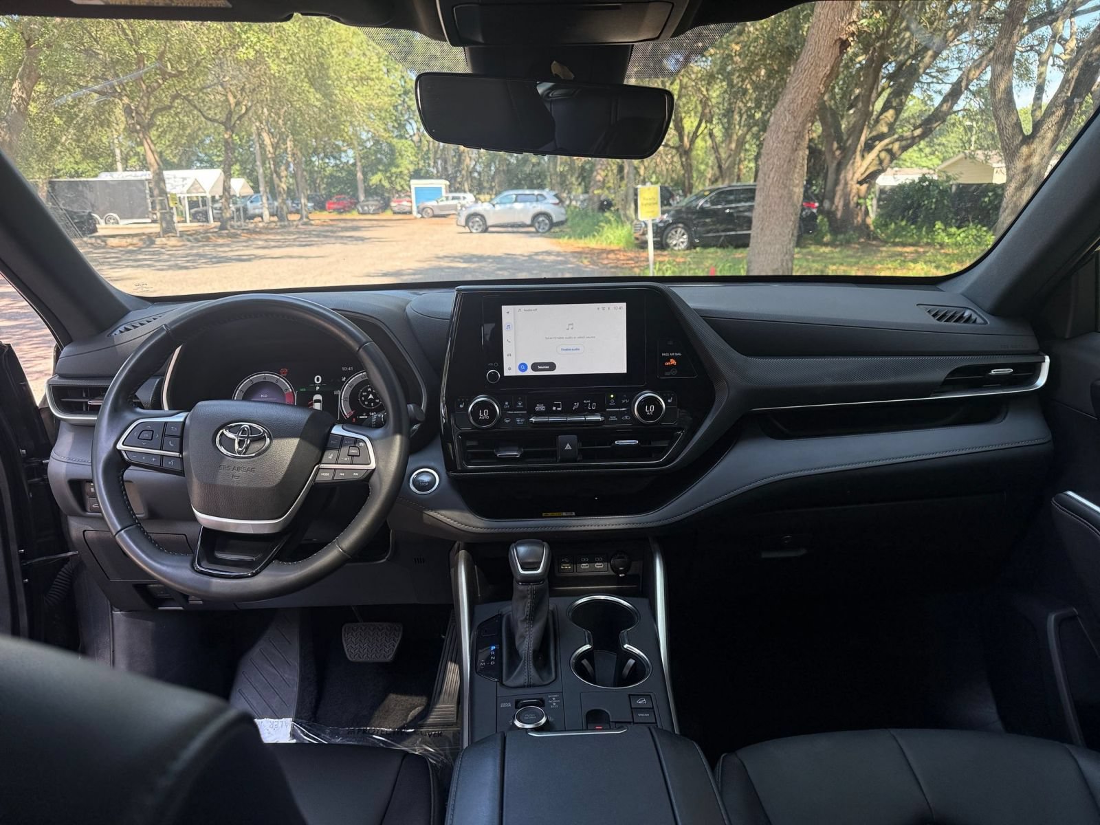 Thumbnail: 2025 Toyota Highlander - 29