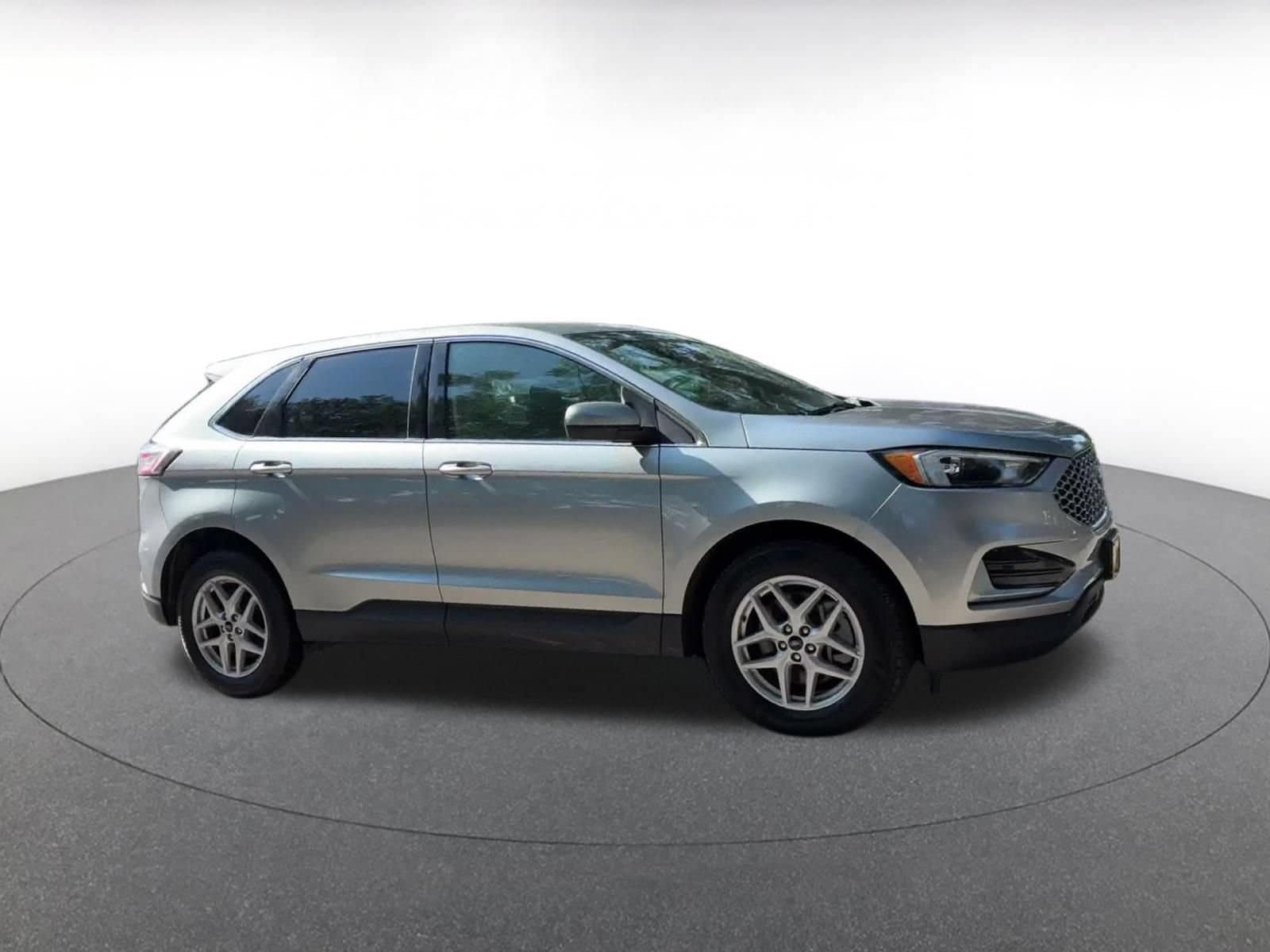 Thumbnail: 2024 Ford Edge - 2