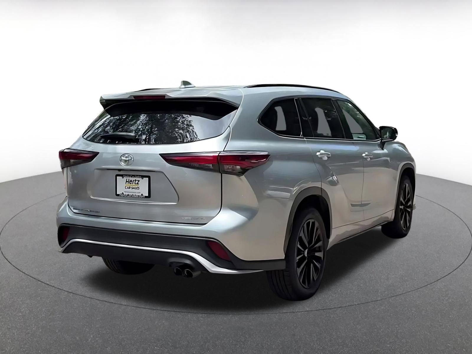 Thumbnail: 2024 Toyota Highlander - 14