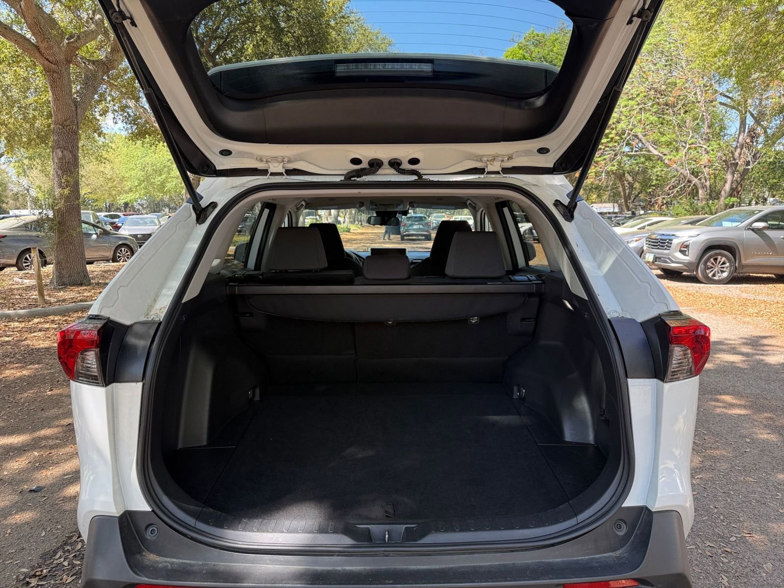 Thumbnail: 2025 Toyota RAV4 - 27