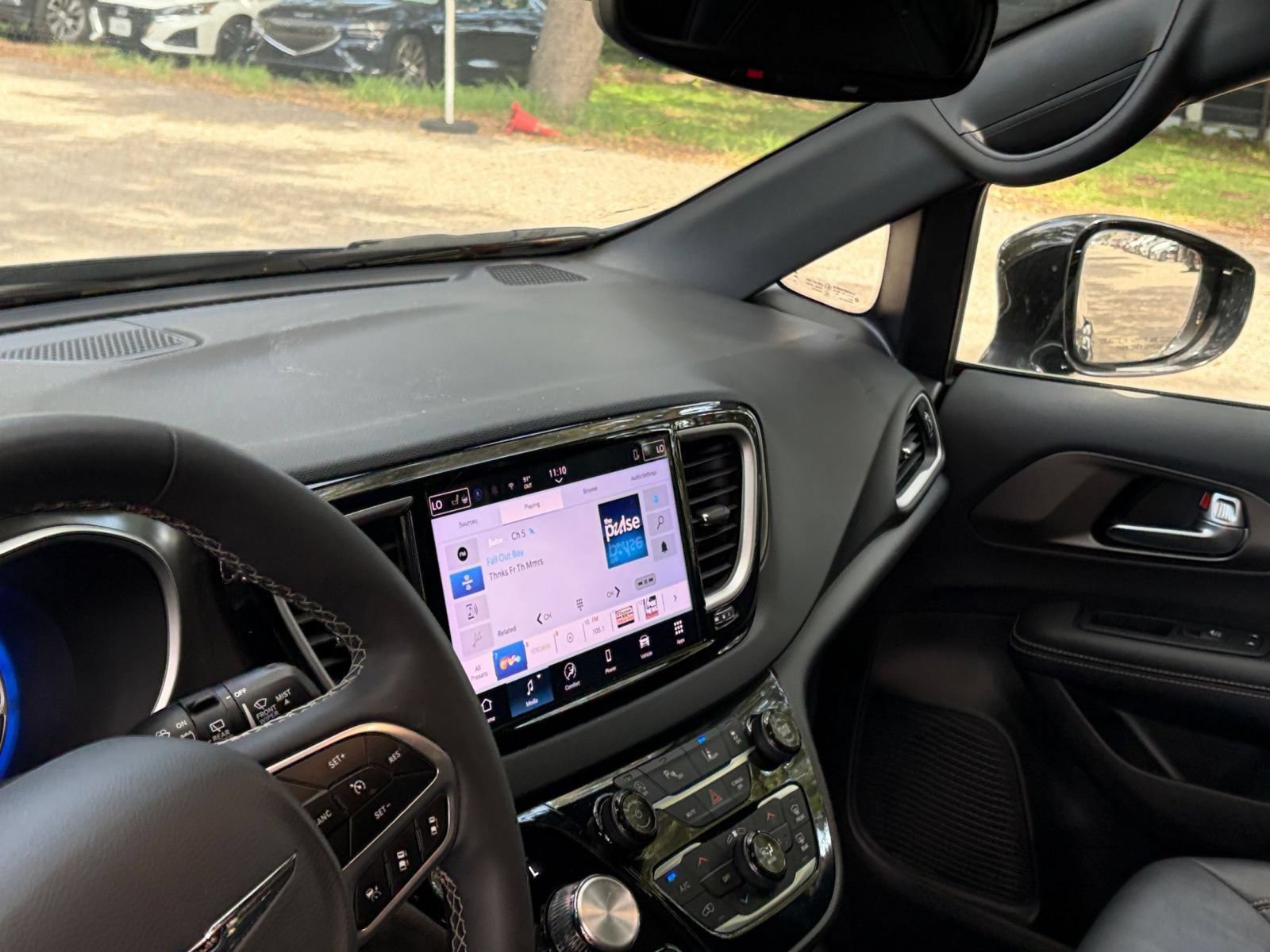 Thumbnail: 2025 Chrysler Pacifica - 33