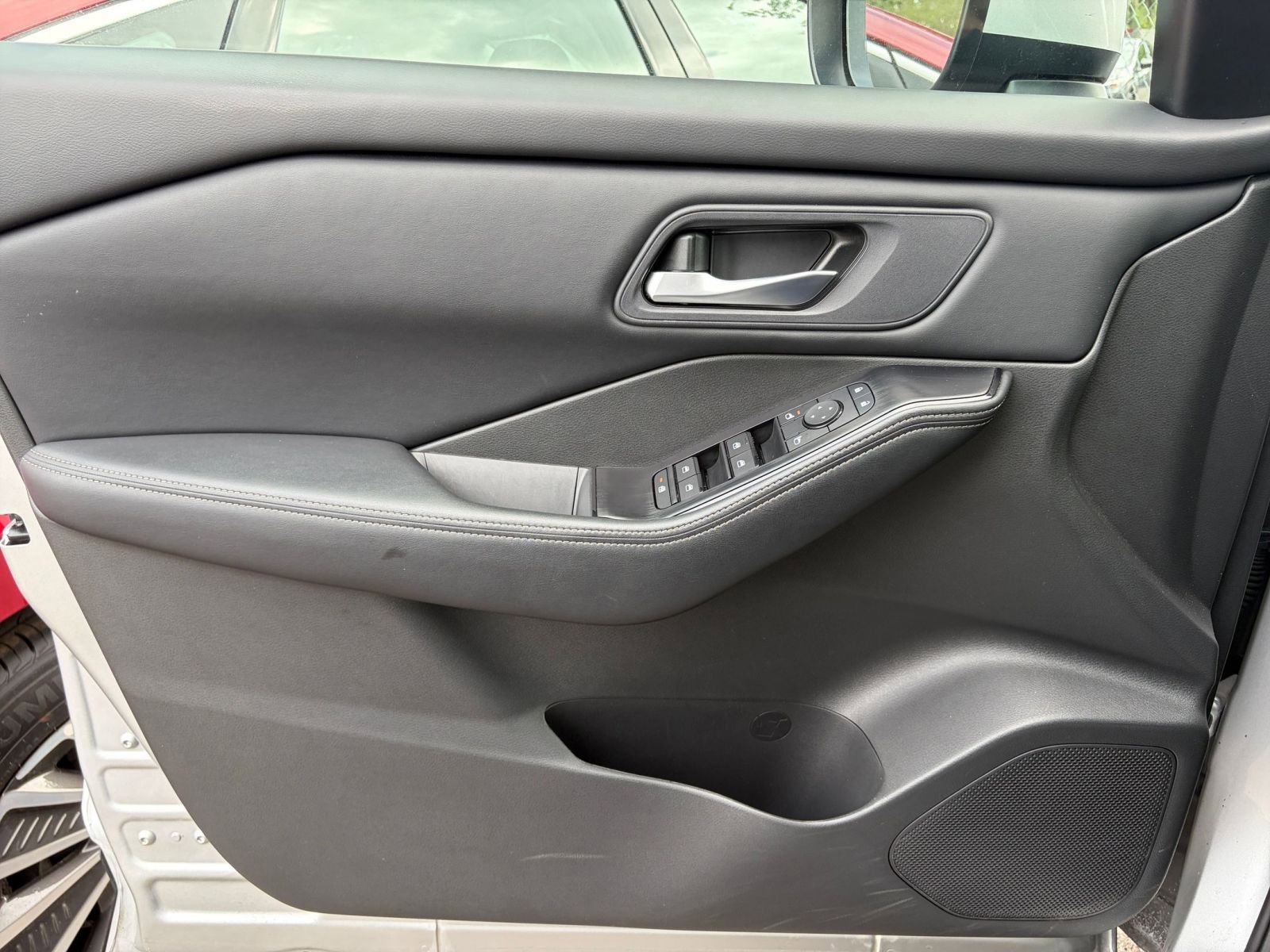 Thumbnail: 2025 Nissan Rogue - 18