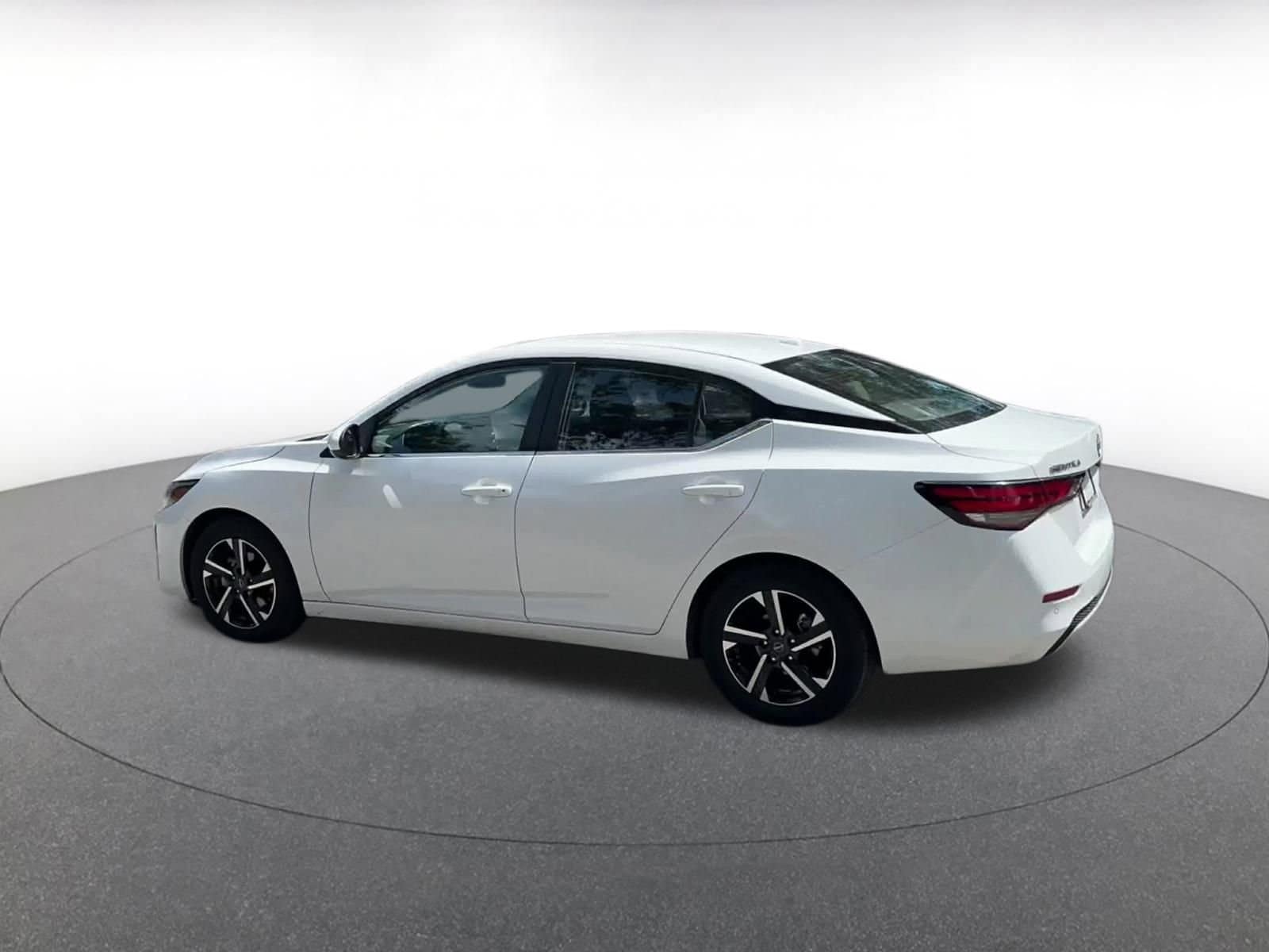 Thumbnail: 2024 Nissan Sentra - 10