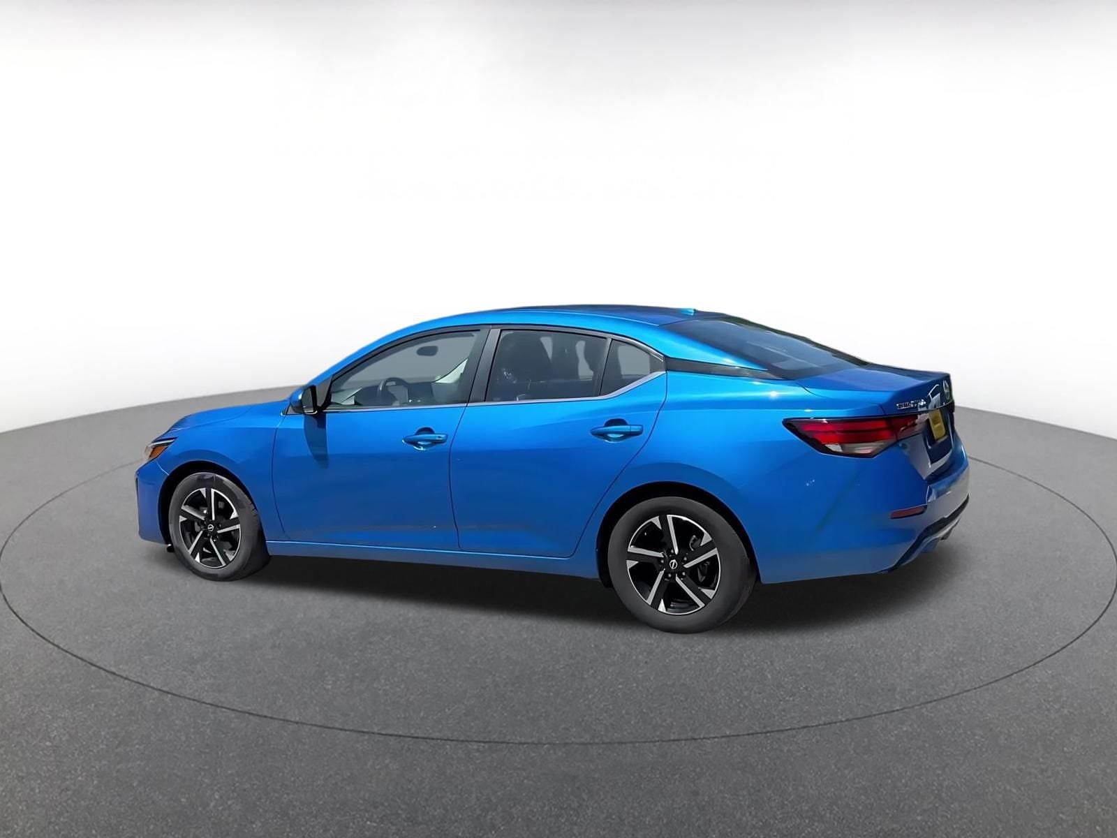 Thumbnail: 2025 Nissan Sentra - 10