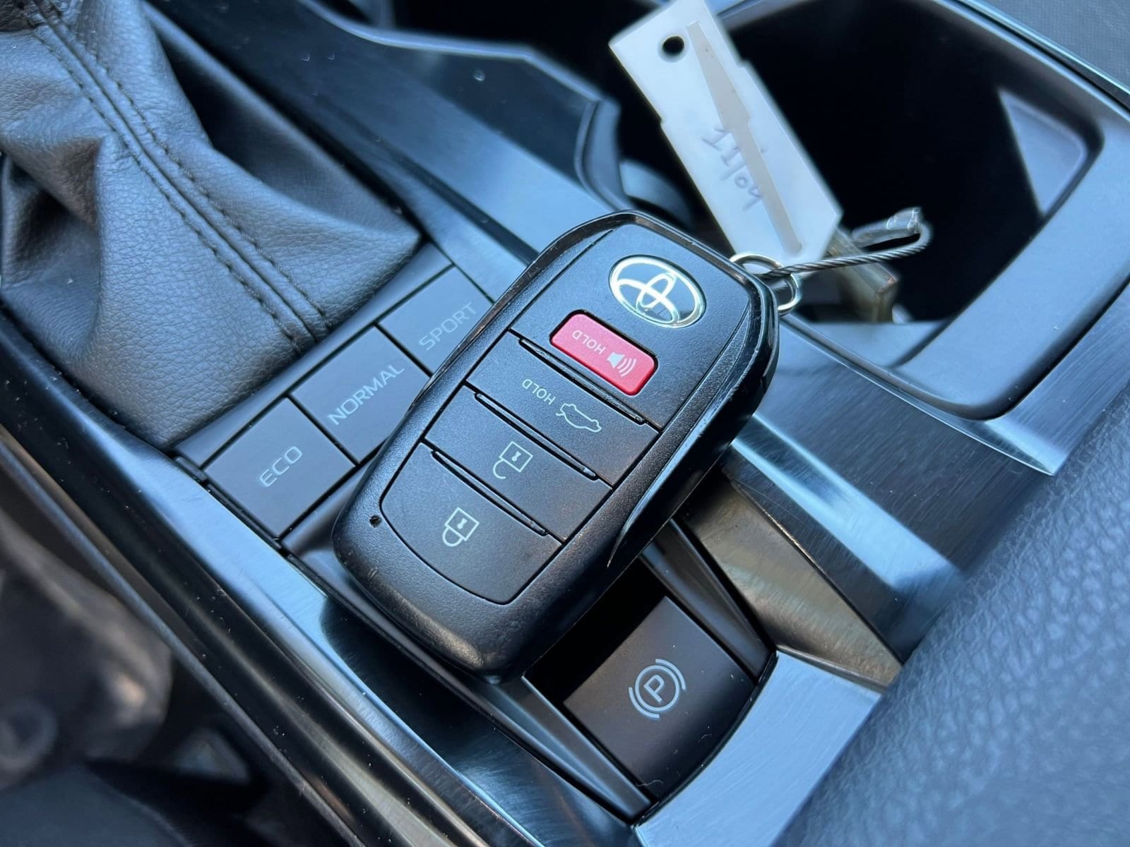 Thumbnail: 2025 Toyota Camry - 18