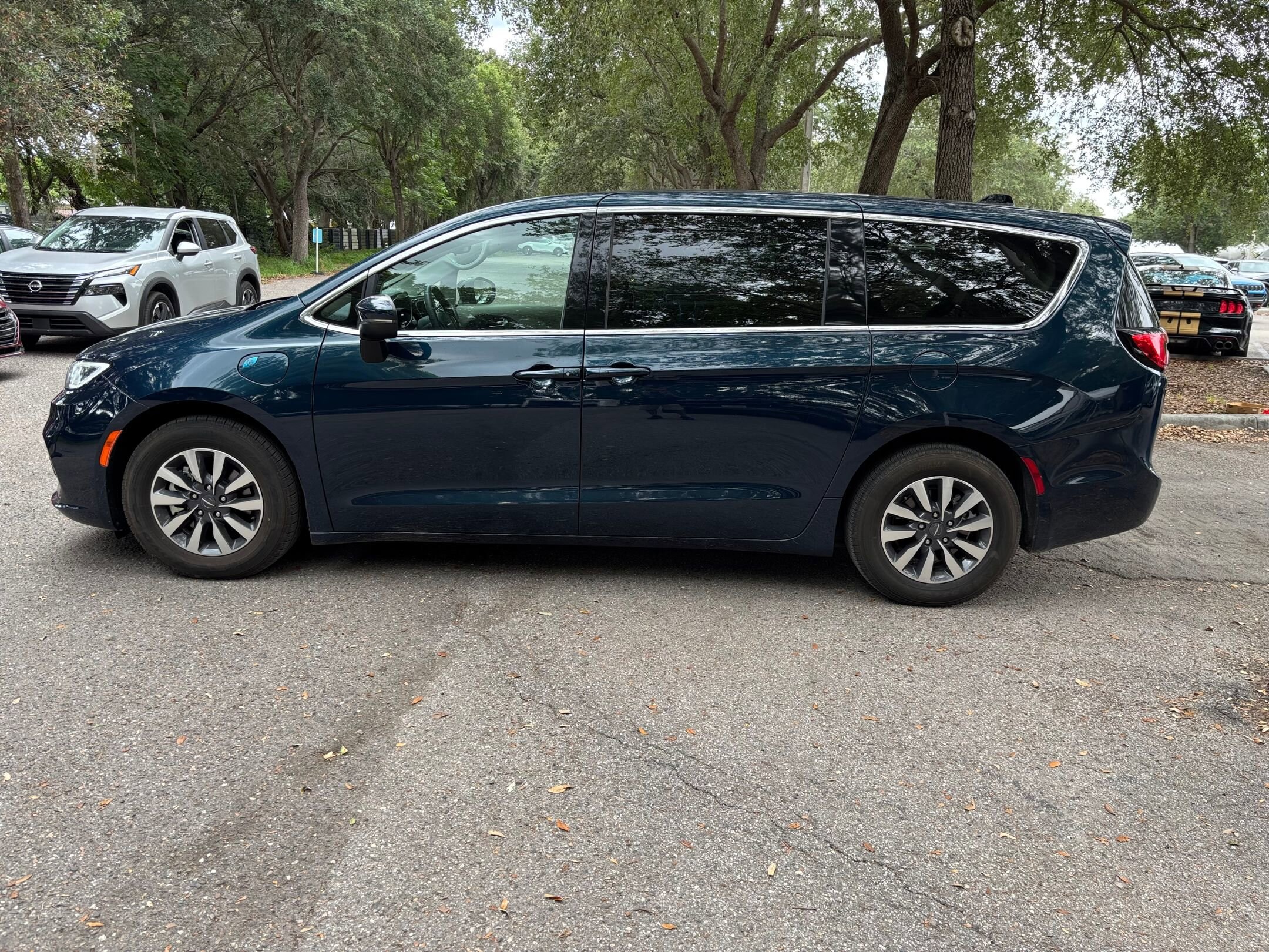 Thumbnail: 2023 Chrysler Pacifica - 18