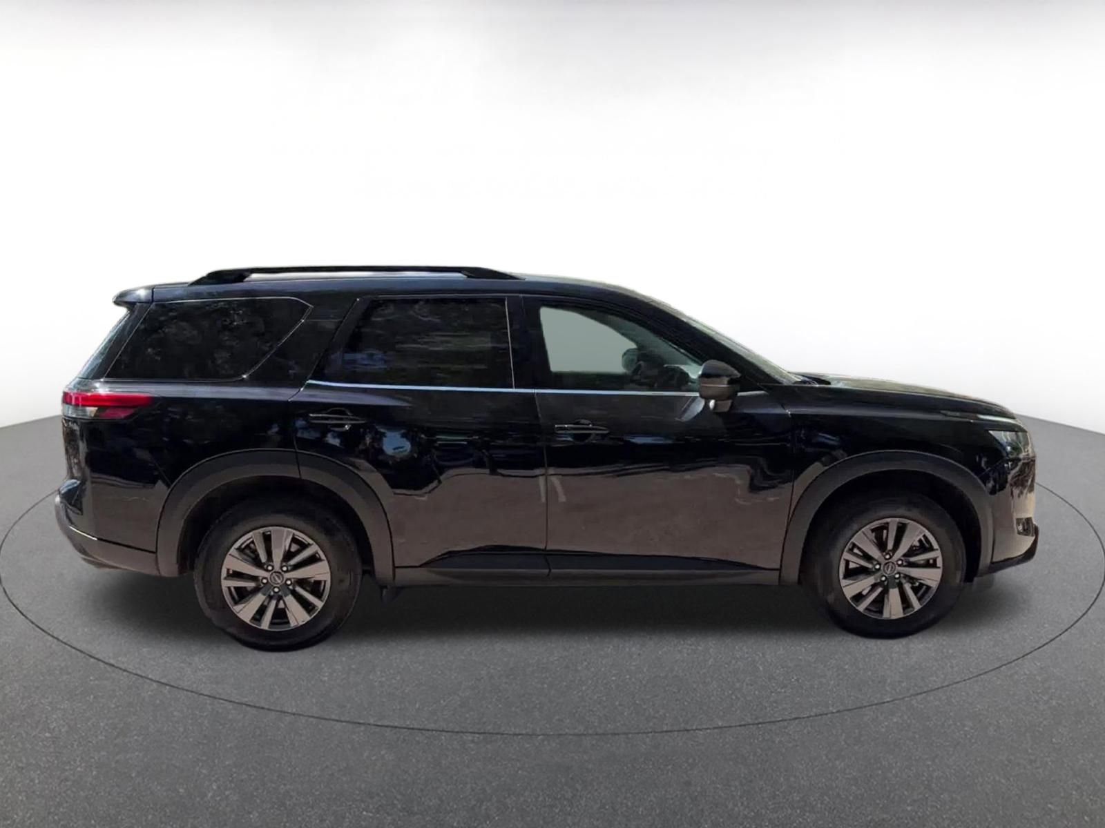 Thumbnail: 2025 Nissan Pathfinder - 16