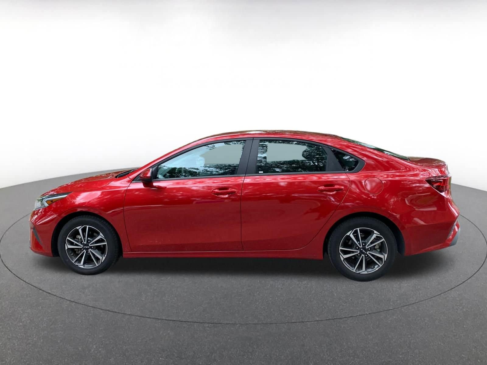 Thumbnail: 2024 Kia Forte - 4
