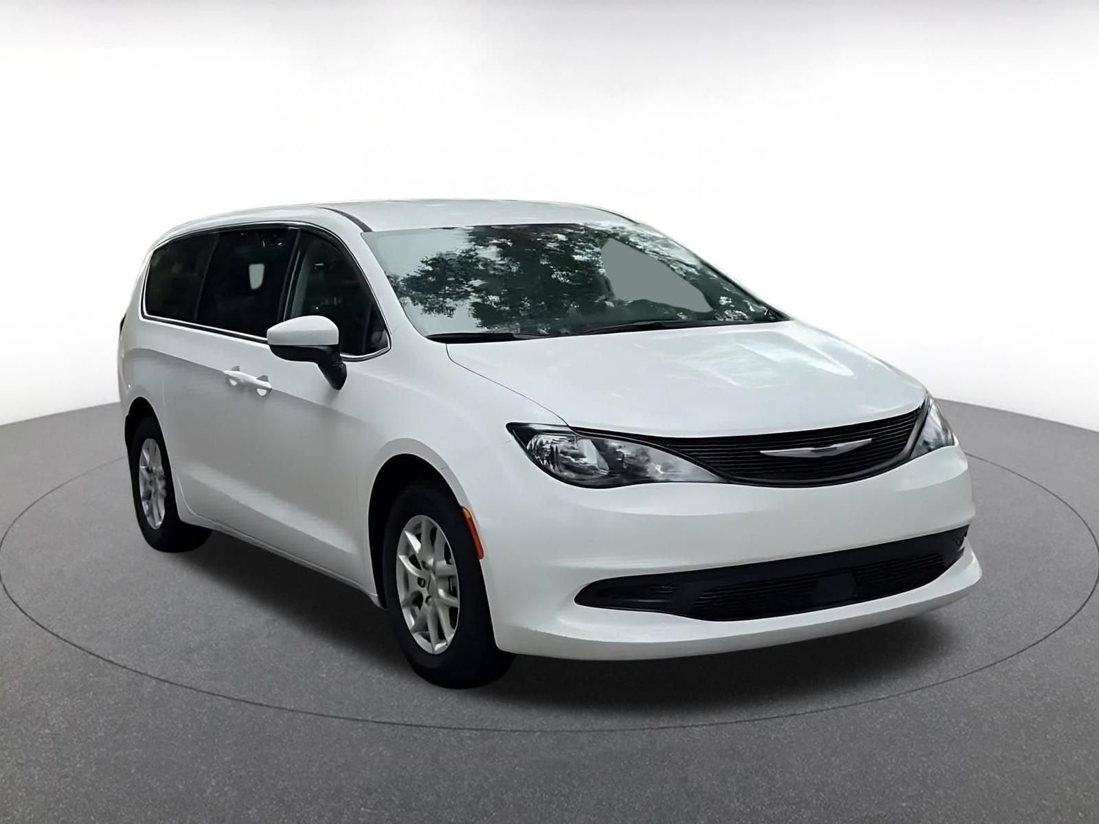 Thumbnail: 2023 Chrysler Voyager - 3