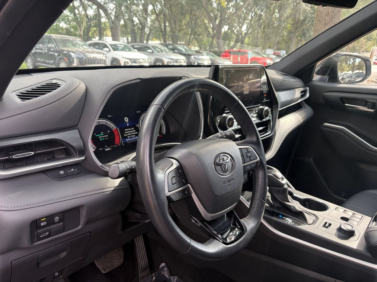 Thumbnail: 2025 Toyota Highlander - 33