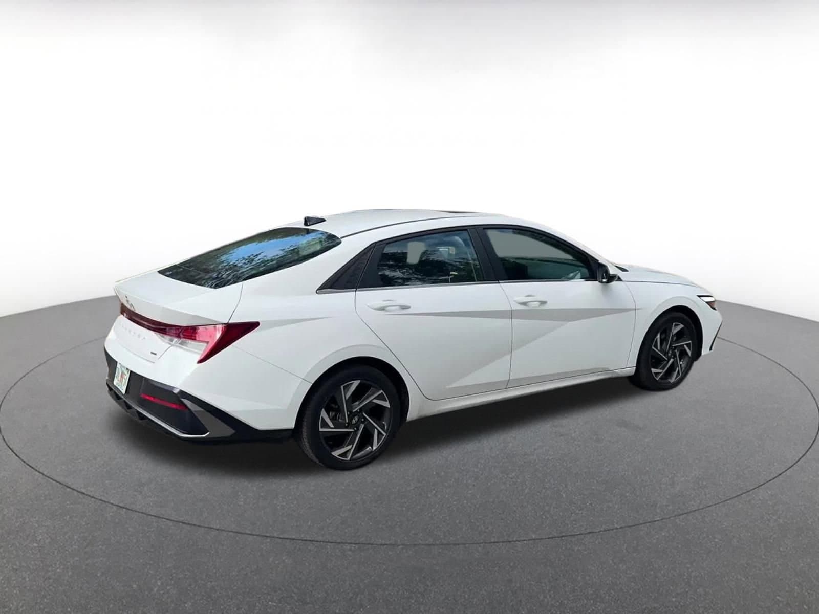 Thumbnail: 2025 Hyundai Elantra - 15