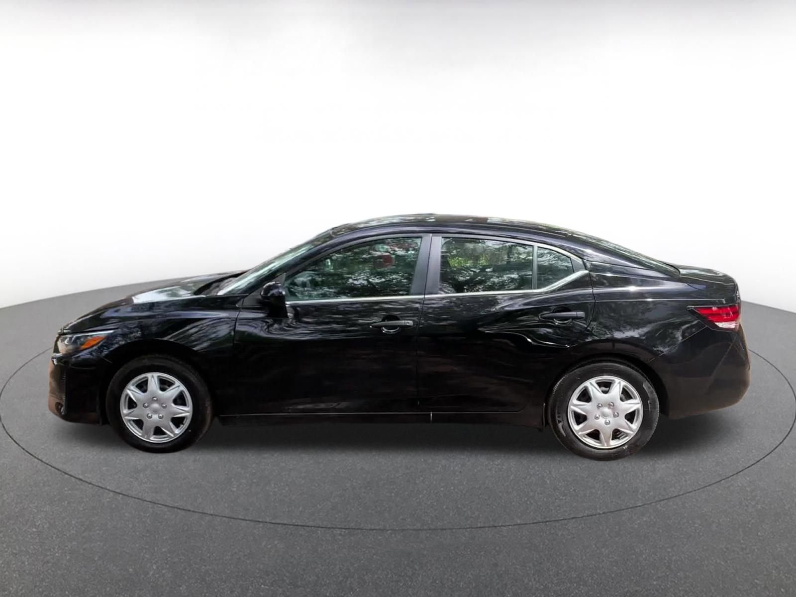 Thumbnail: 2025 Nissan Sentra - 9