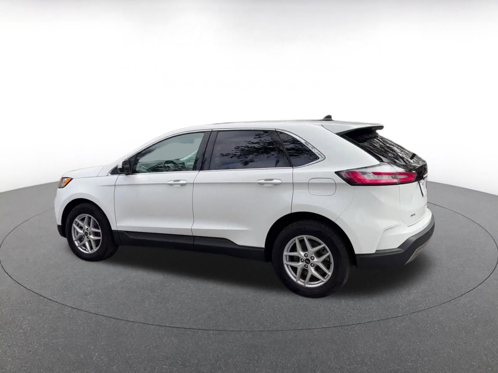 Thumbnail: 2024 Ford Edge - 10