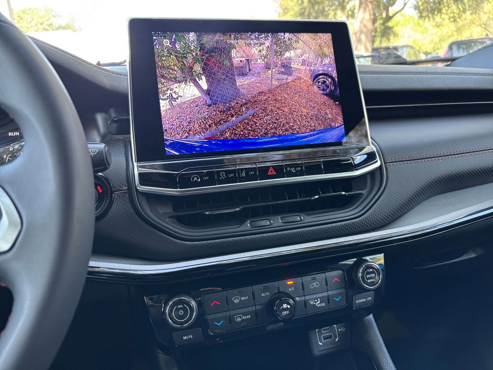 Thumbnail: 2025 Jeep Compass - 17