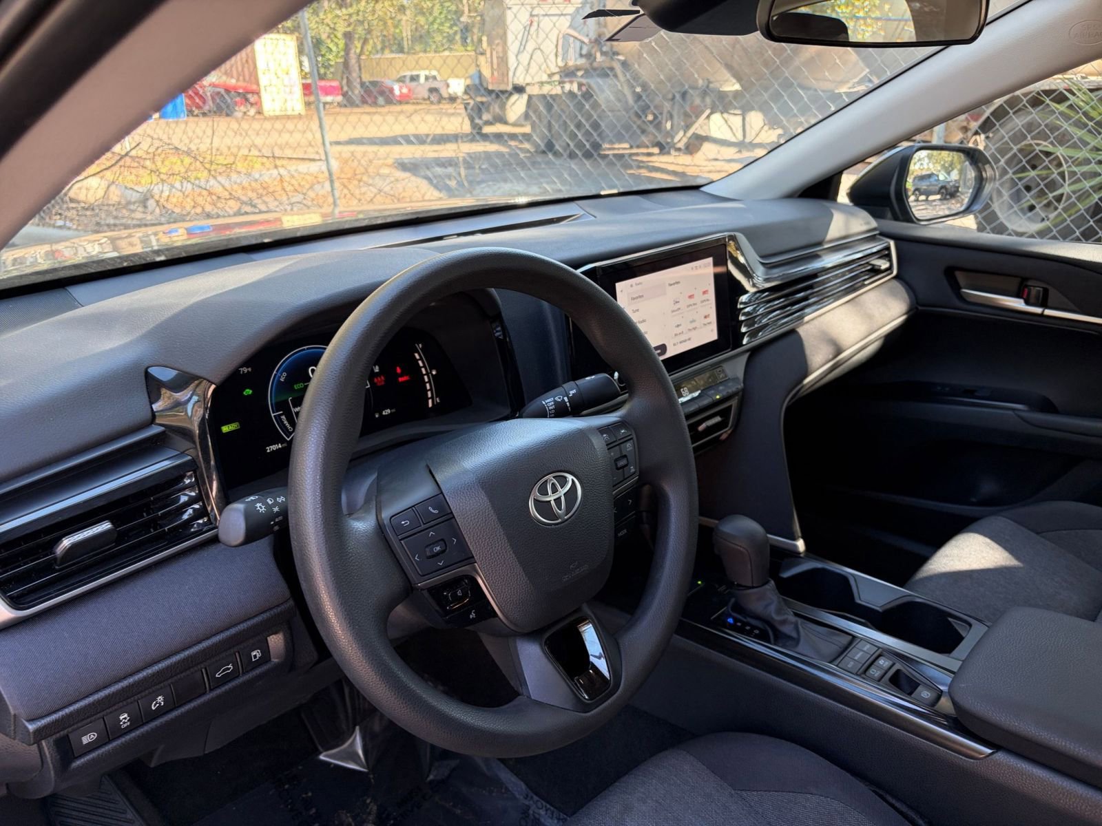 Thumbnail: 2025 Toyota Camry - 28