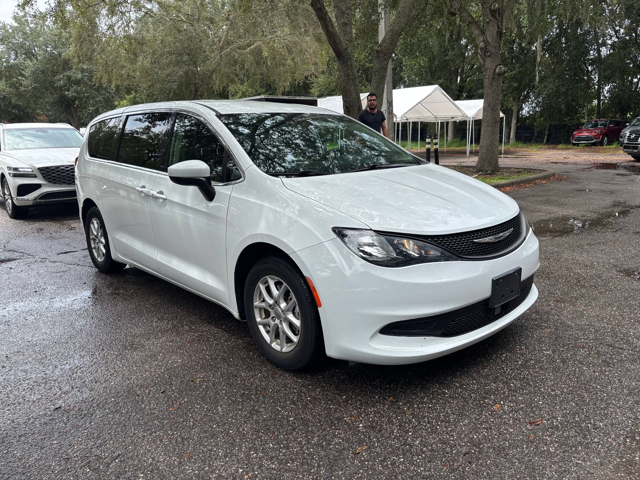 Thumbnail: 2023 Chrysler Voyager - 10