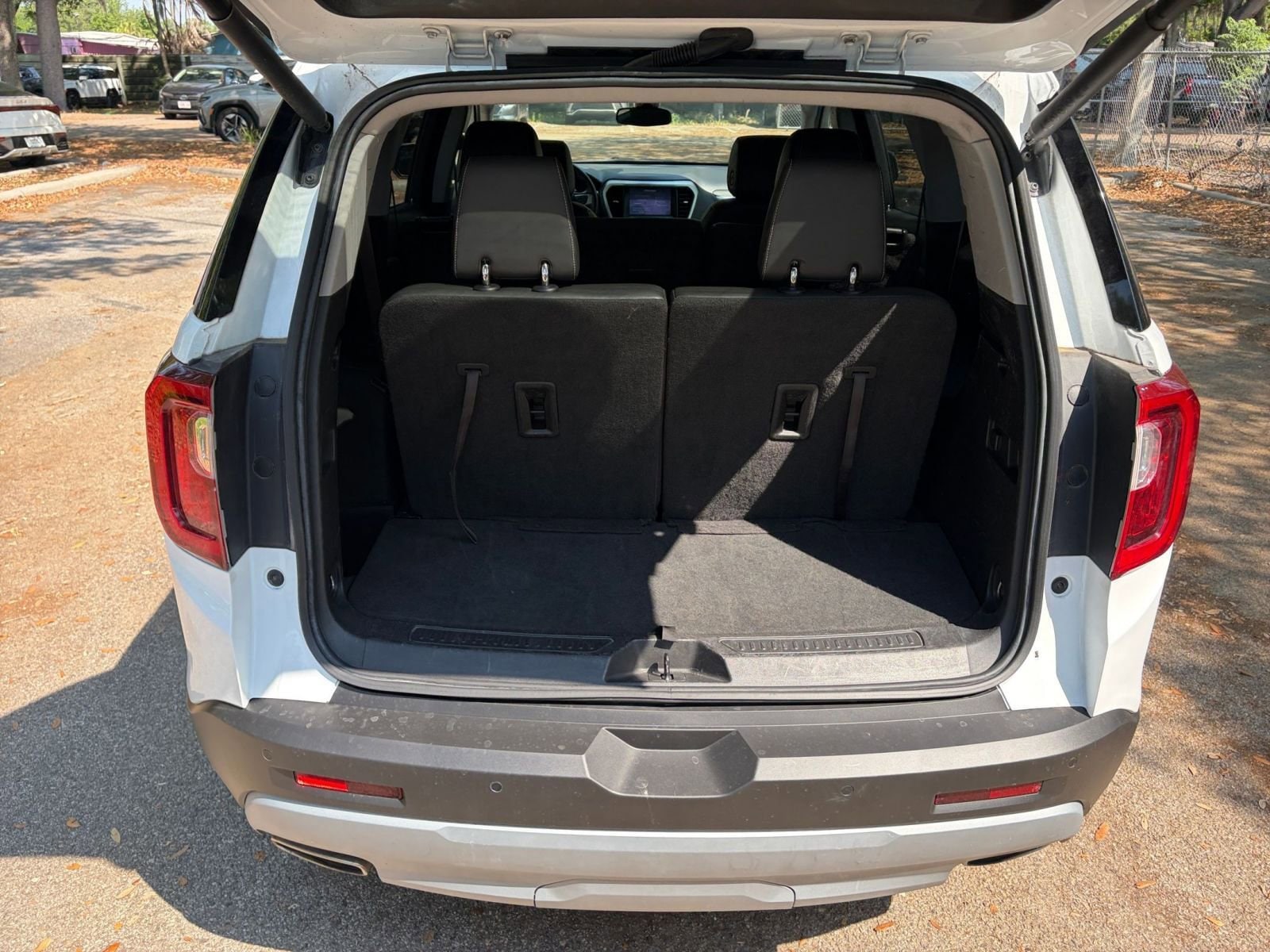 Thumbnail: 2023 GMC Acadia - 33