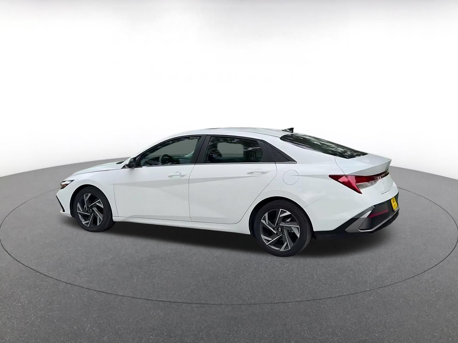 Thumbnail: 2025 Hyundai Elantra - 10