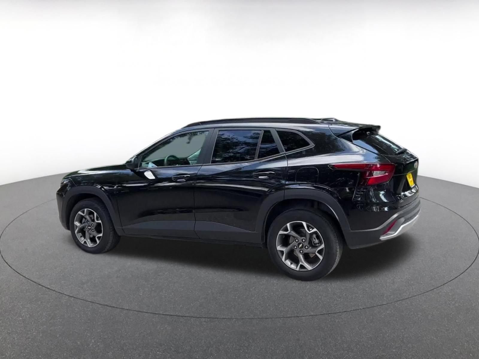 Thumbnail: 2025 Chevrolet Trax - 10
