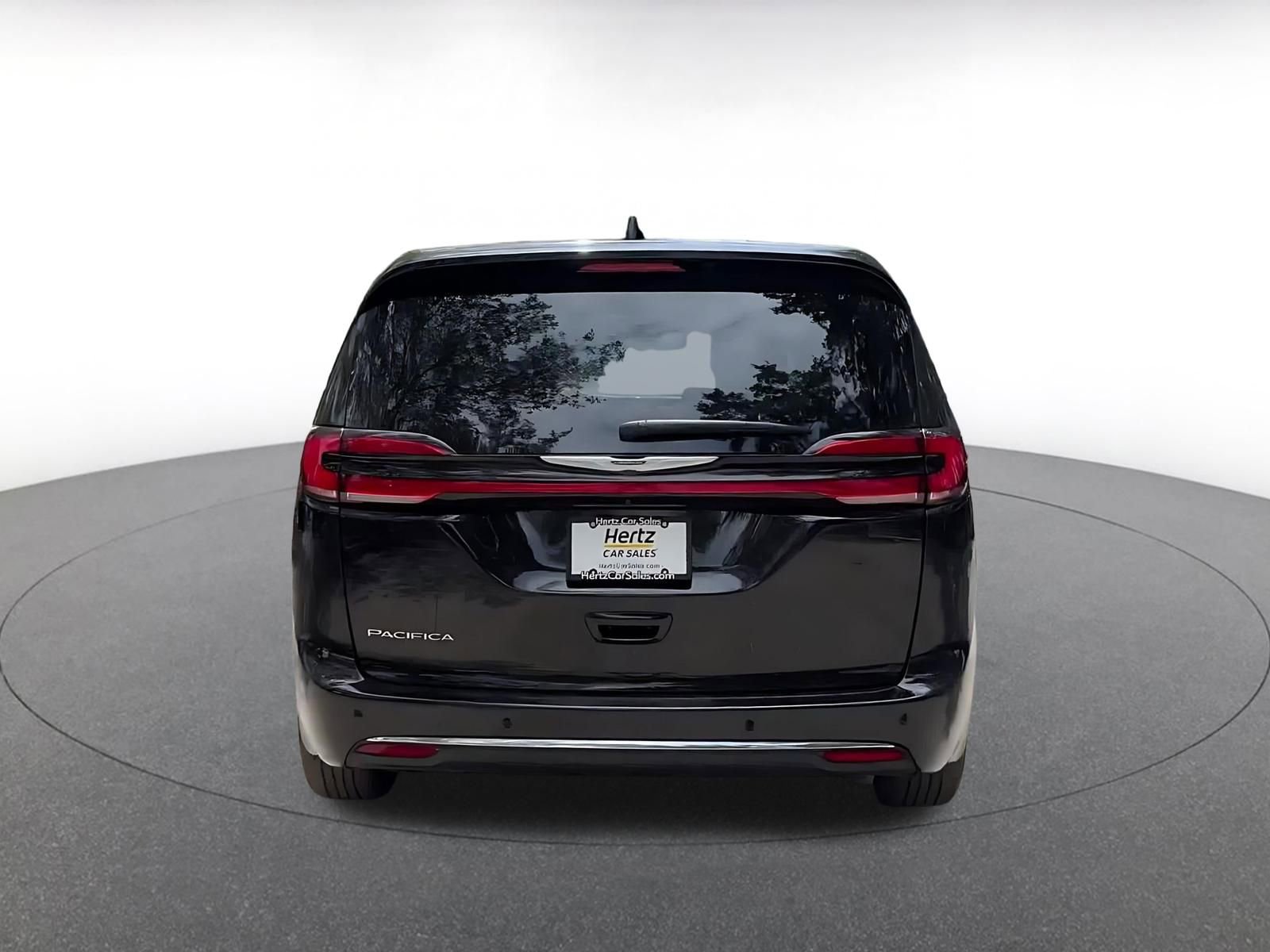 Thumbnail: 2025 Chrysler Pacifica - 12