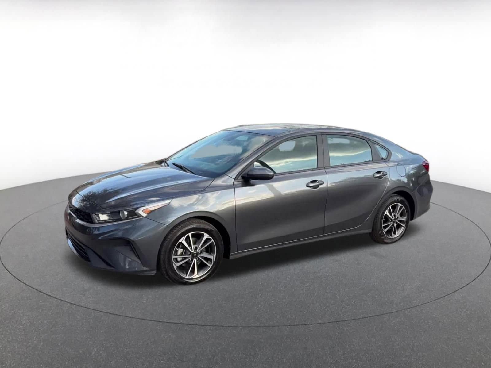 Thumbnail: 2024 Kia Forte - 8