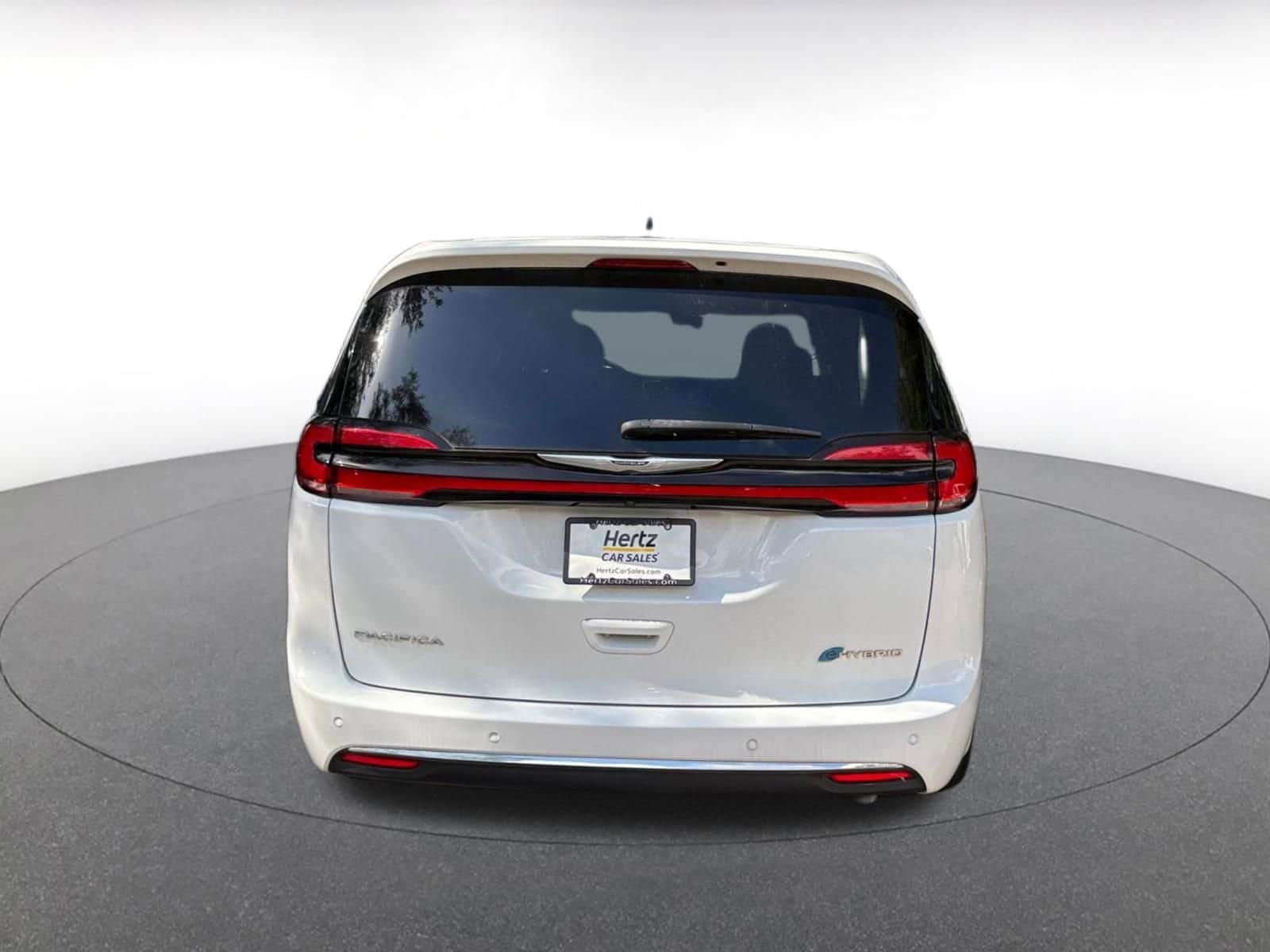 Thumbnail: 2023 Chrysler Pacifica - 6