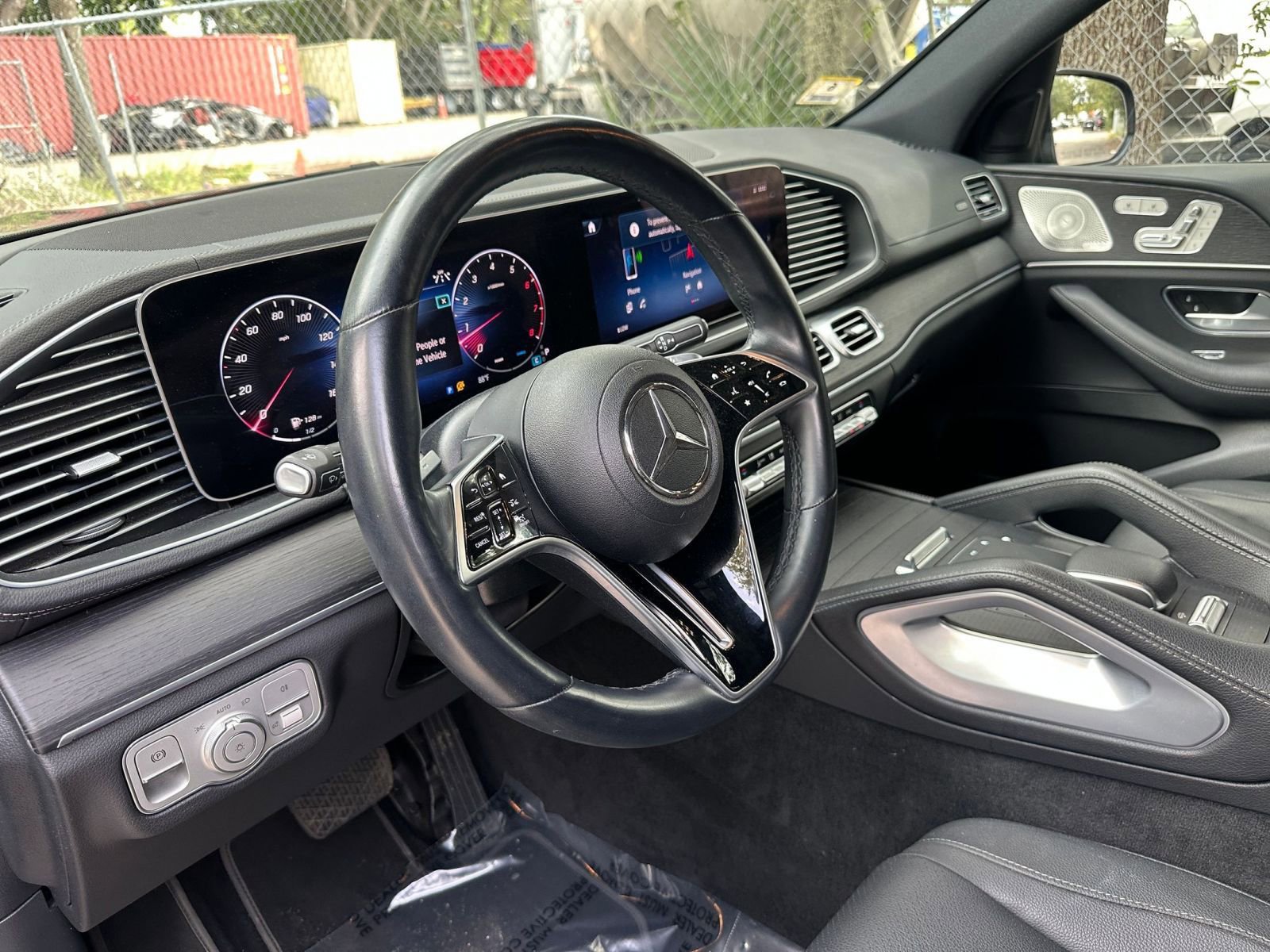 Thumbnail: 2024 Mercedes-Benz GLS - 28