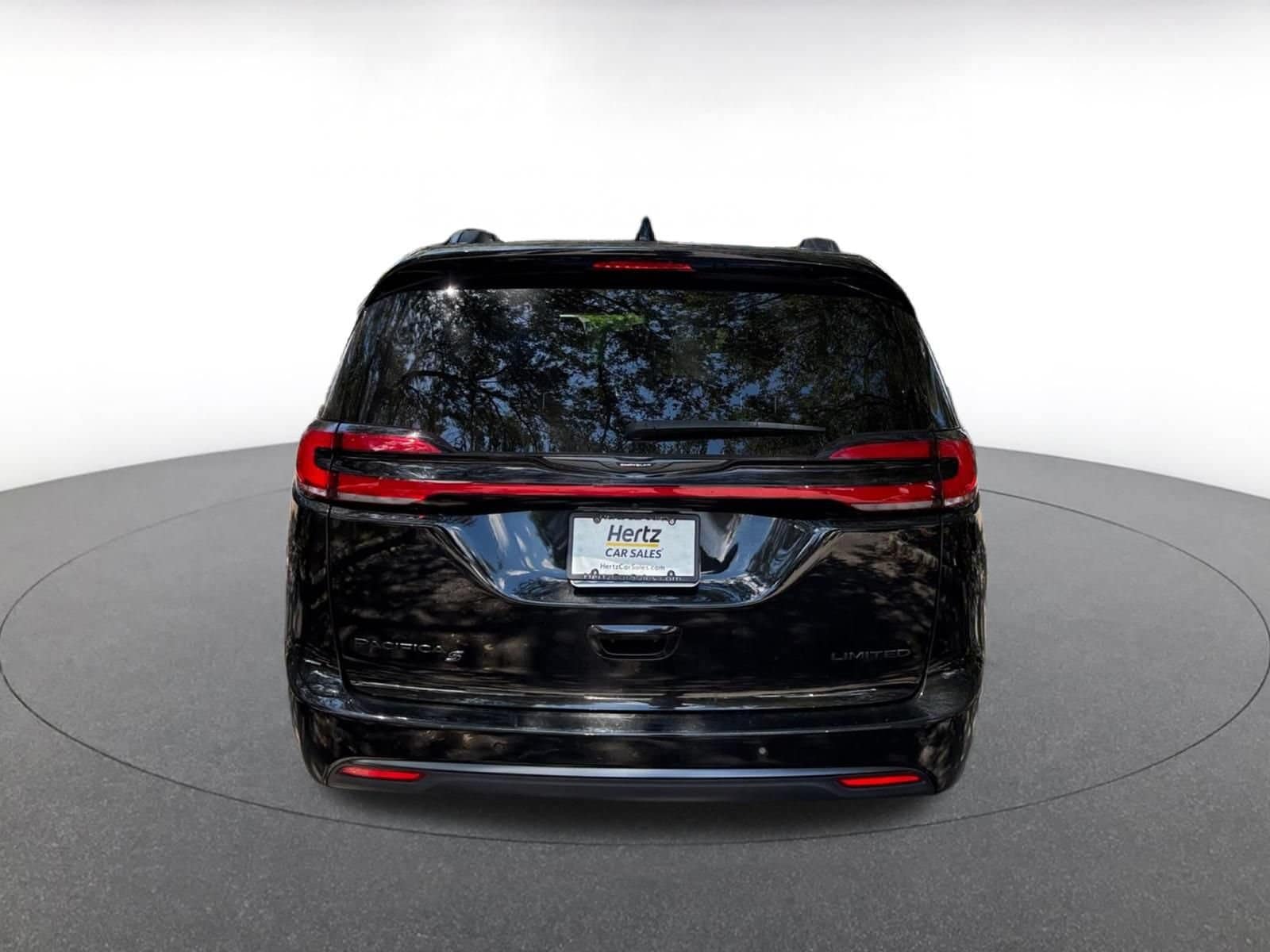 Thumbnail: 2025 Chrysler Pacifica - 6