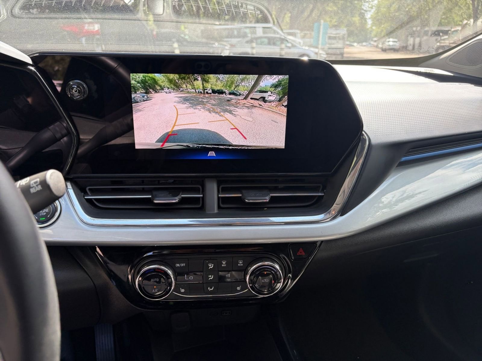 Thumbnail: 2025 Chevrolet Trax - 23