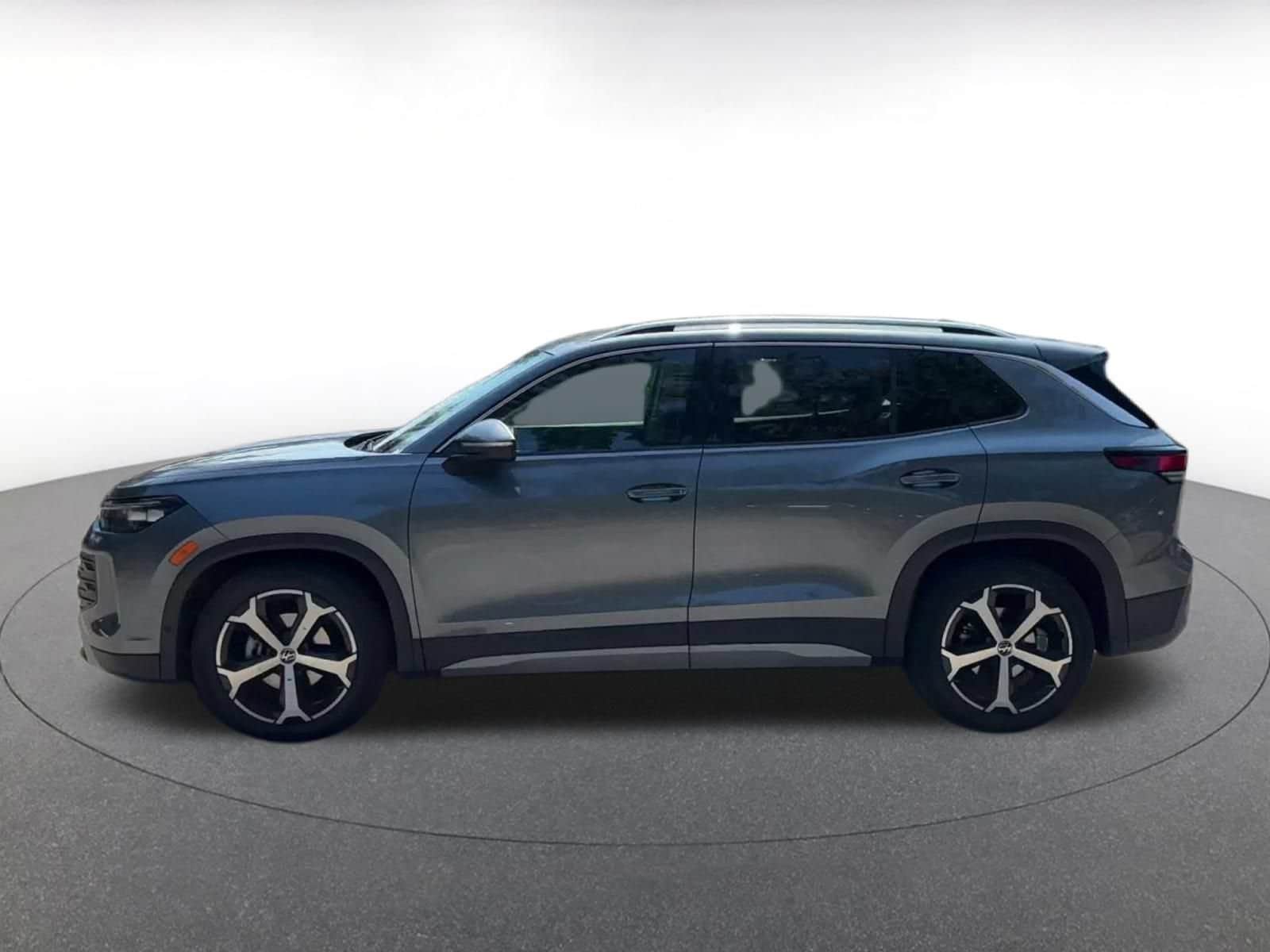 Thumbnail: 2026 Volkswagen Tiguan - 8