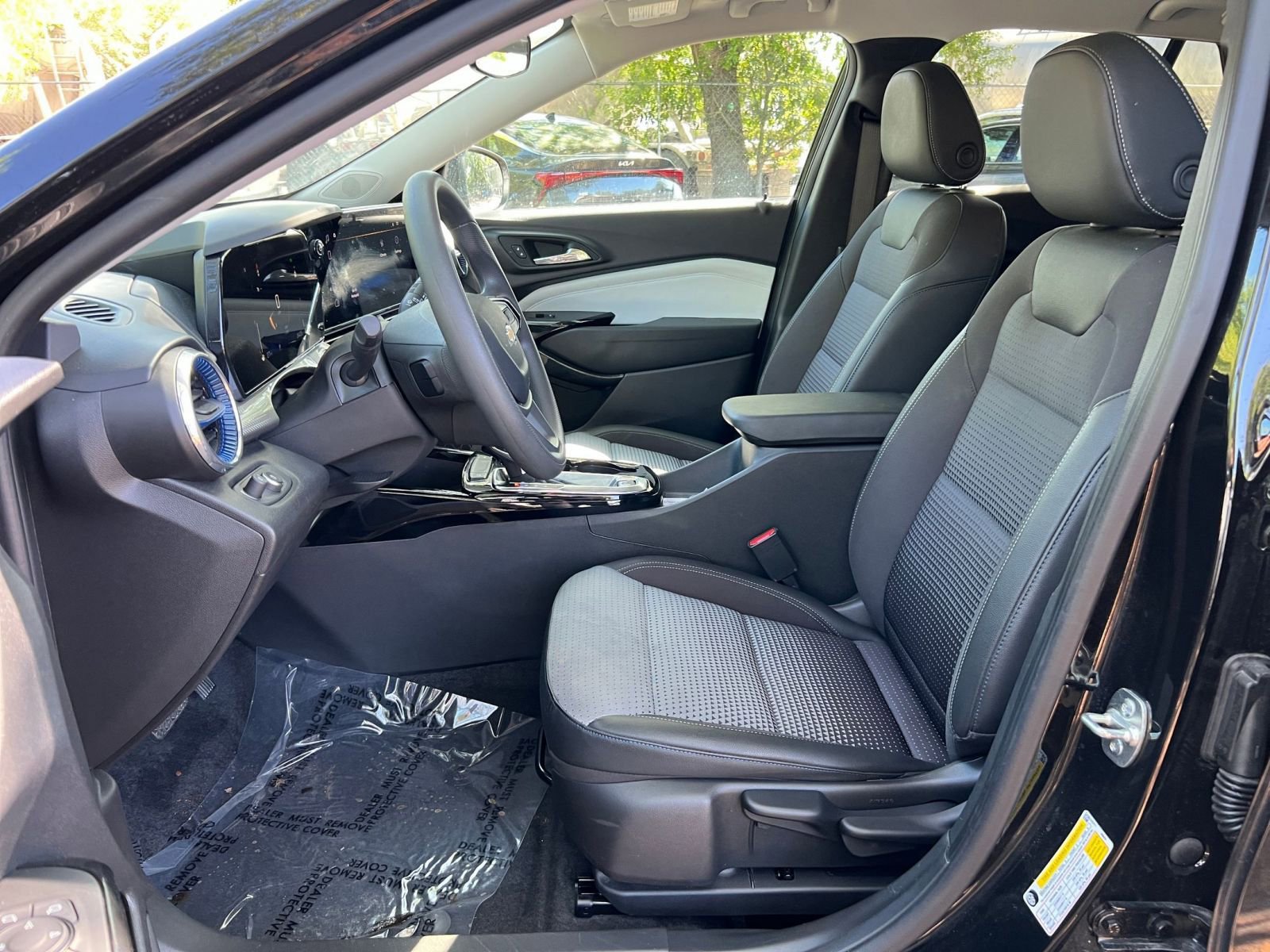 Thumbnail: 2025 Chevrolet Trax - 23