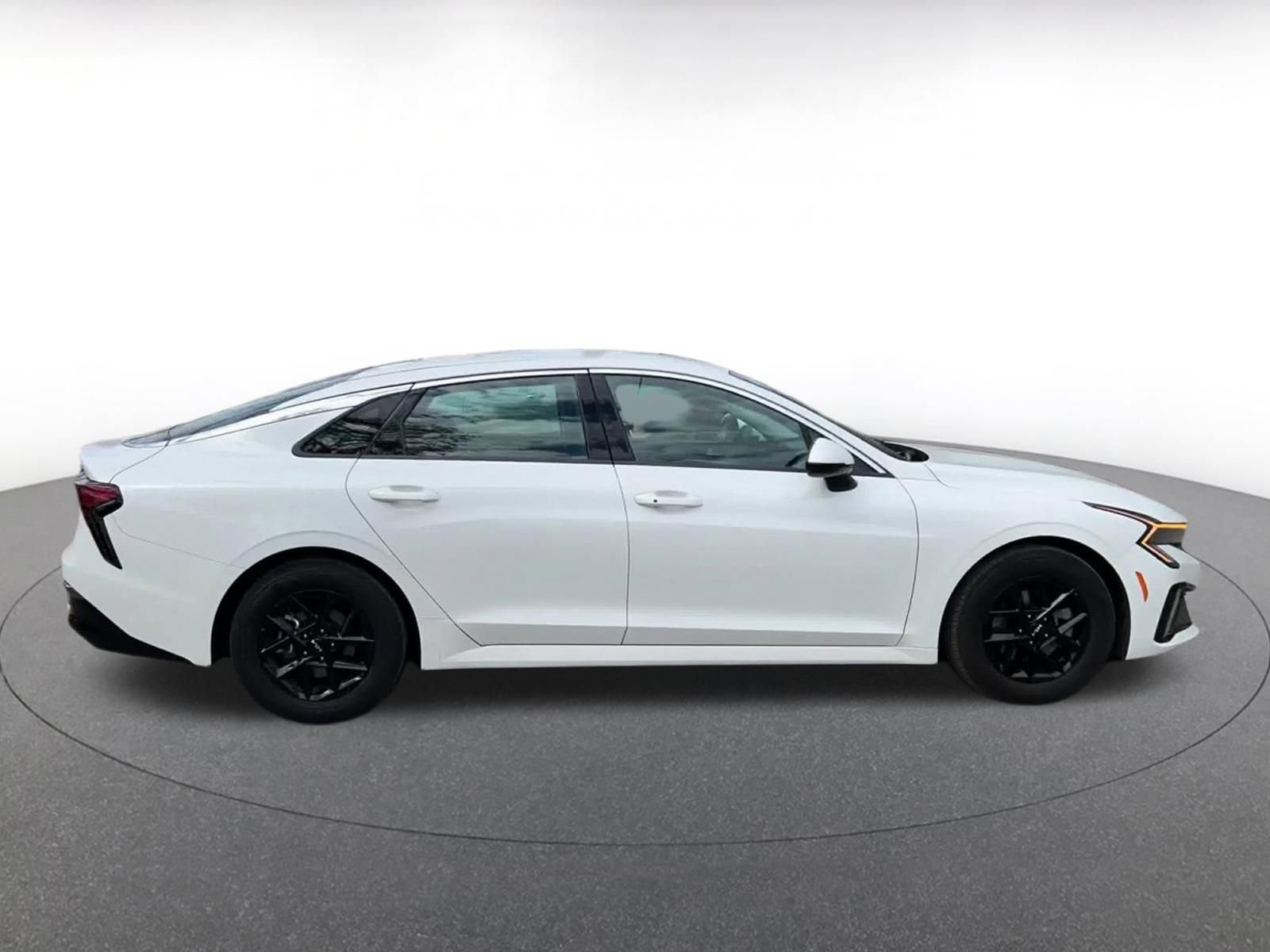 Thumbnail: 2025 Kia K5 - 16