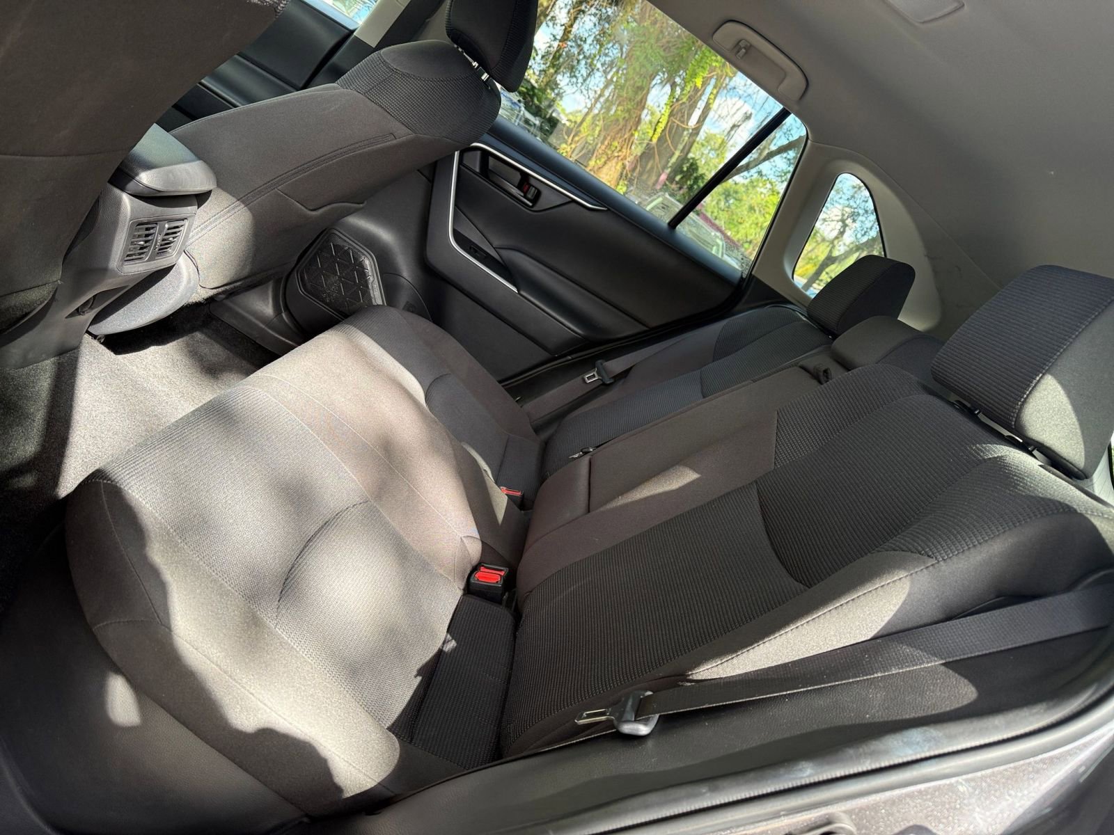 Thumbnail: 2025 Toyota RAV4 - 31