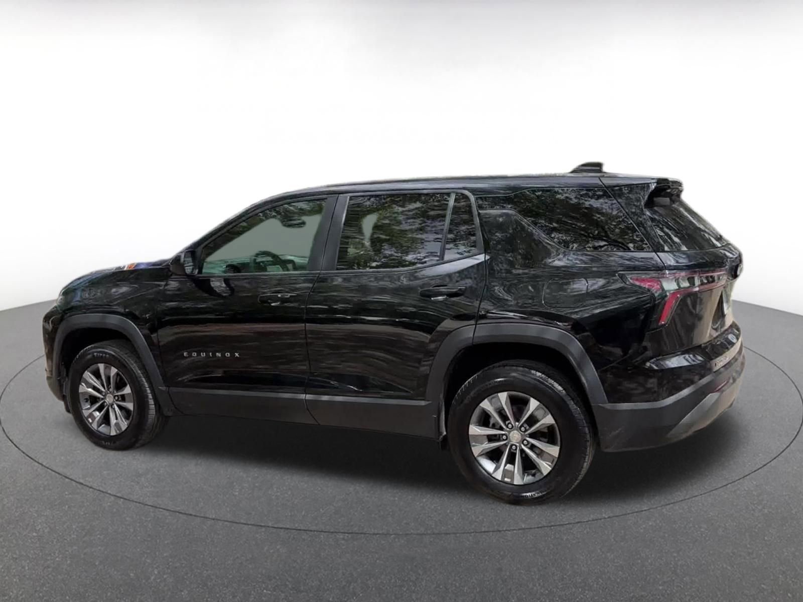 Thumbnail: 2025 Chevrolet Equinox - 10