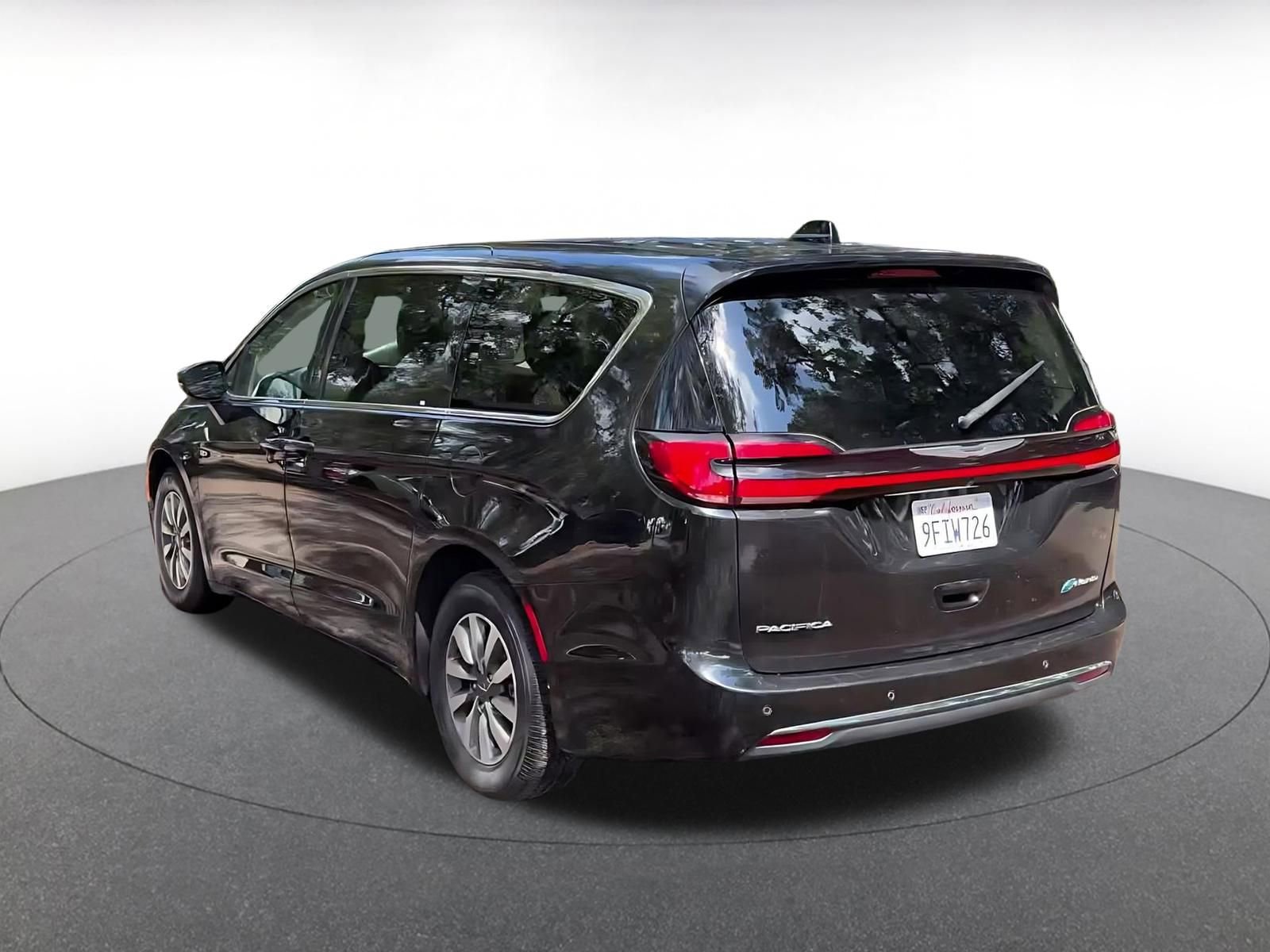 Thumbnail: 2023 Chrysler Pacifica - 11