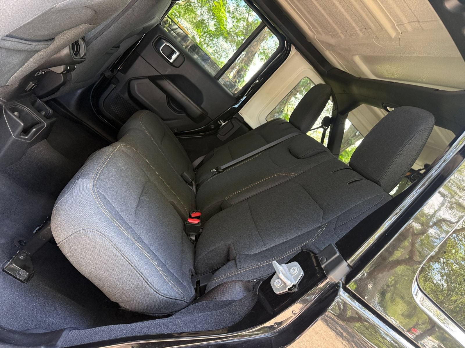Thumbnail: 2025 Jeep Wrangler - 35