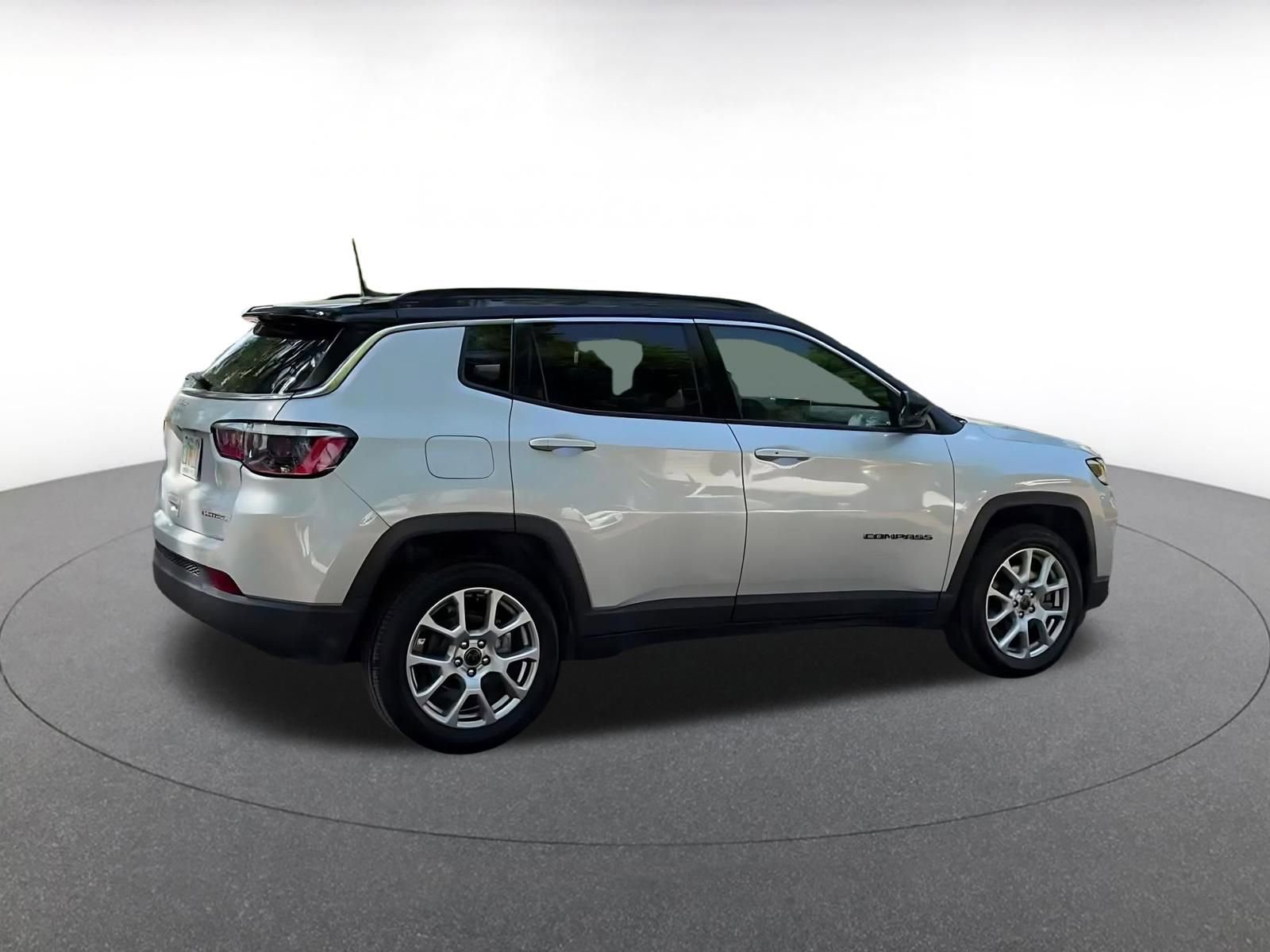 Thumbnail: 2025 Jeep Compass - 15