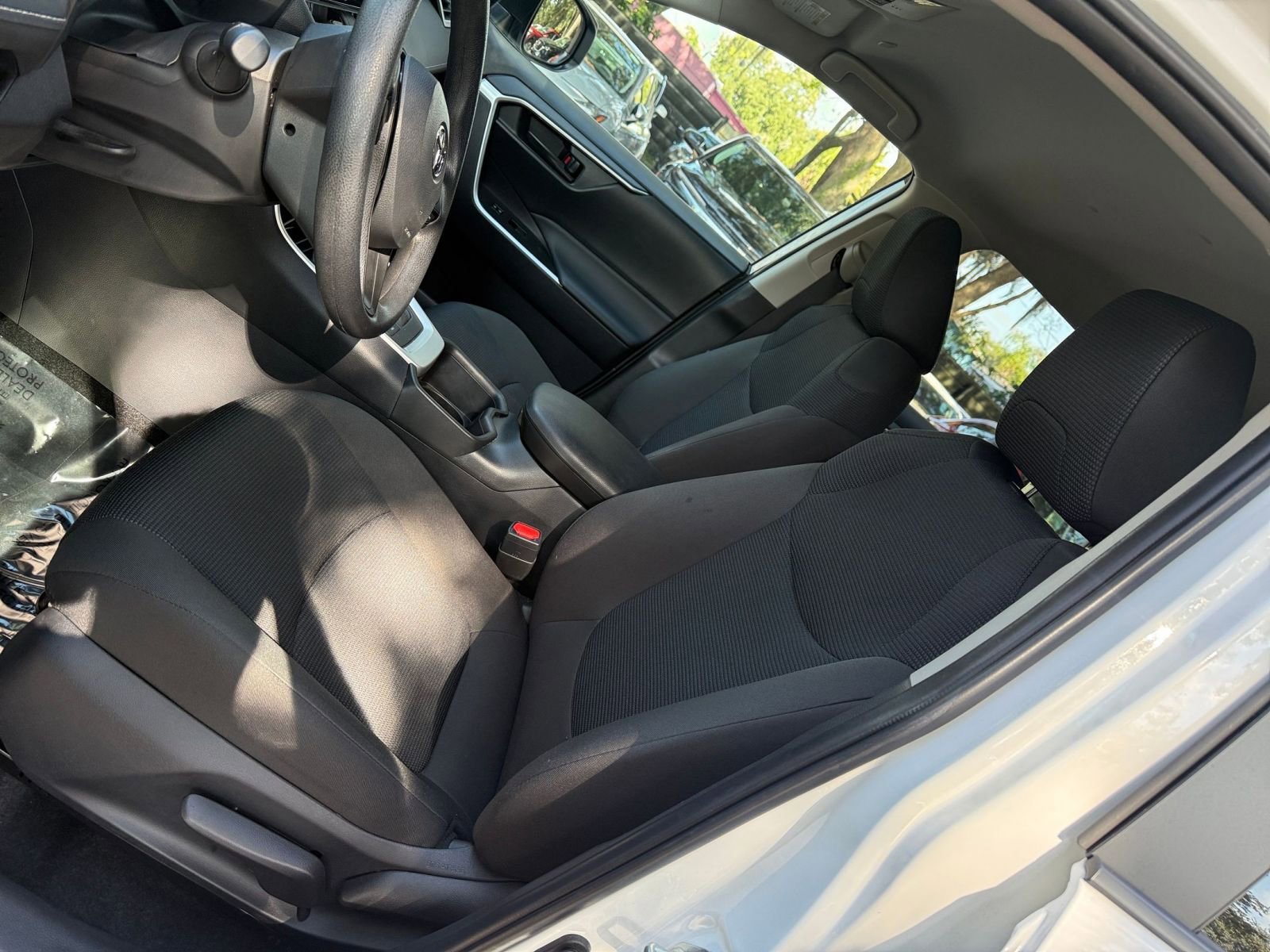 Thumbnail: 2025 Toyota RAV4 - 21