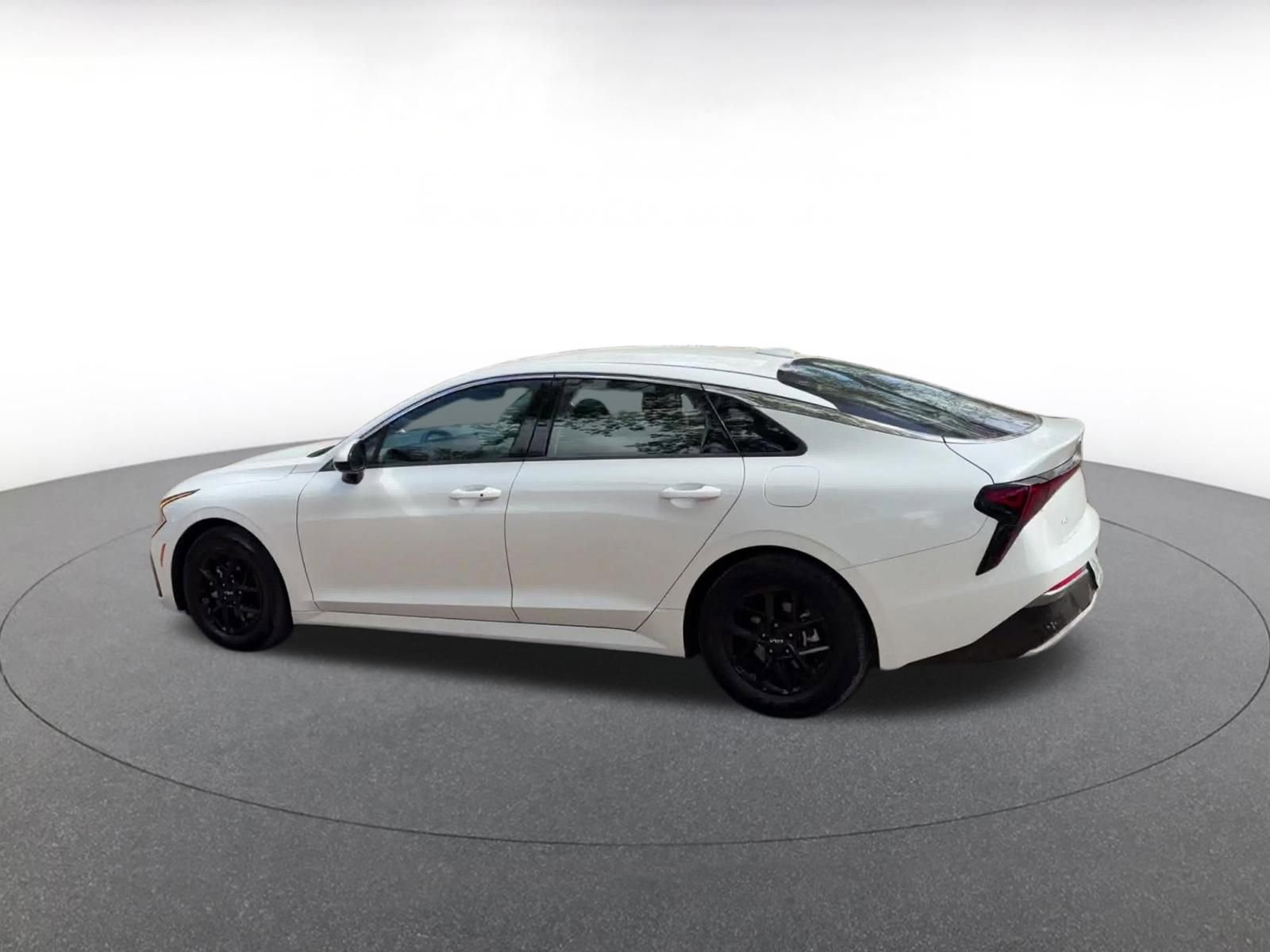 Thumbnail: 2025 Kia K5 - 10