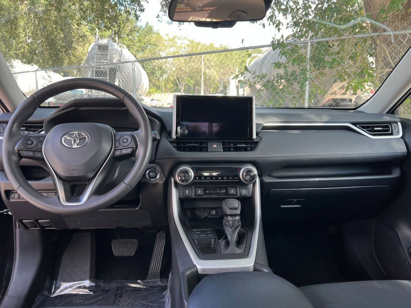 Thumbnail: 2025 Toyota RAV4 - 27