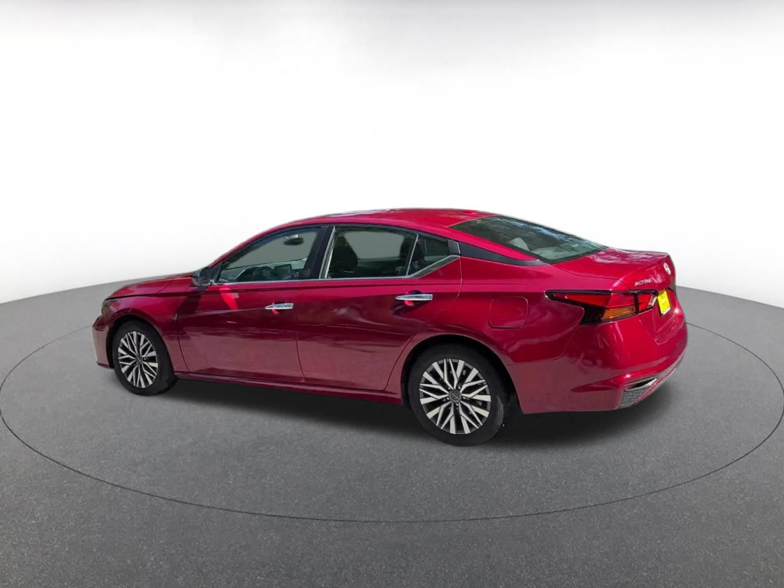 Thumbnail: 2025 Nissan Altima - 10